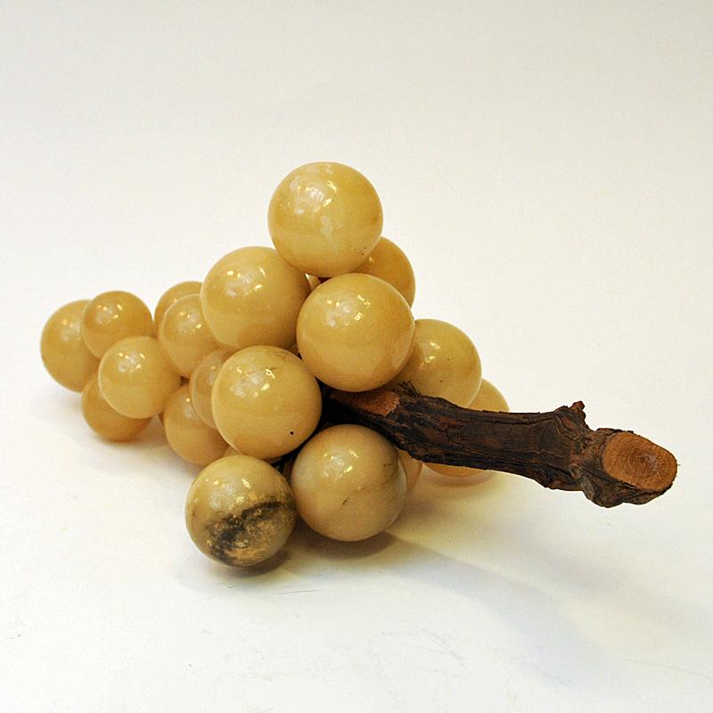 Realistic Italian Alabaster Grape Branch Sculpture from the 1950s In Good Condition In Stockholm, SE