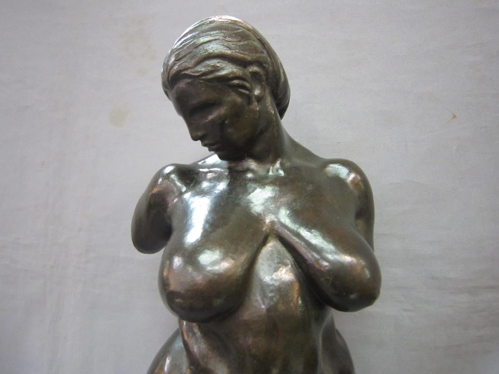Realistic original bronze sculpture of a nude female signed Brenda Putnam 1928 In Good Condition In New York City, NY