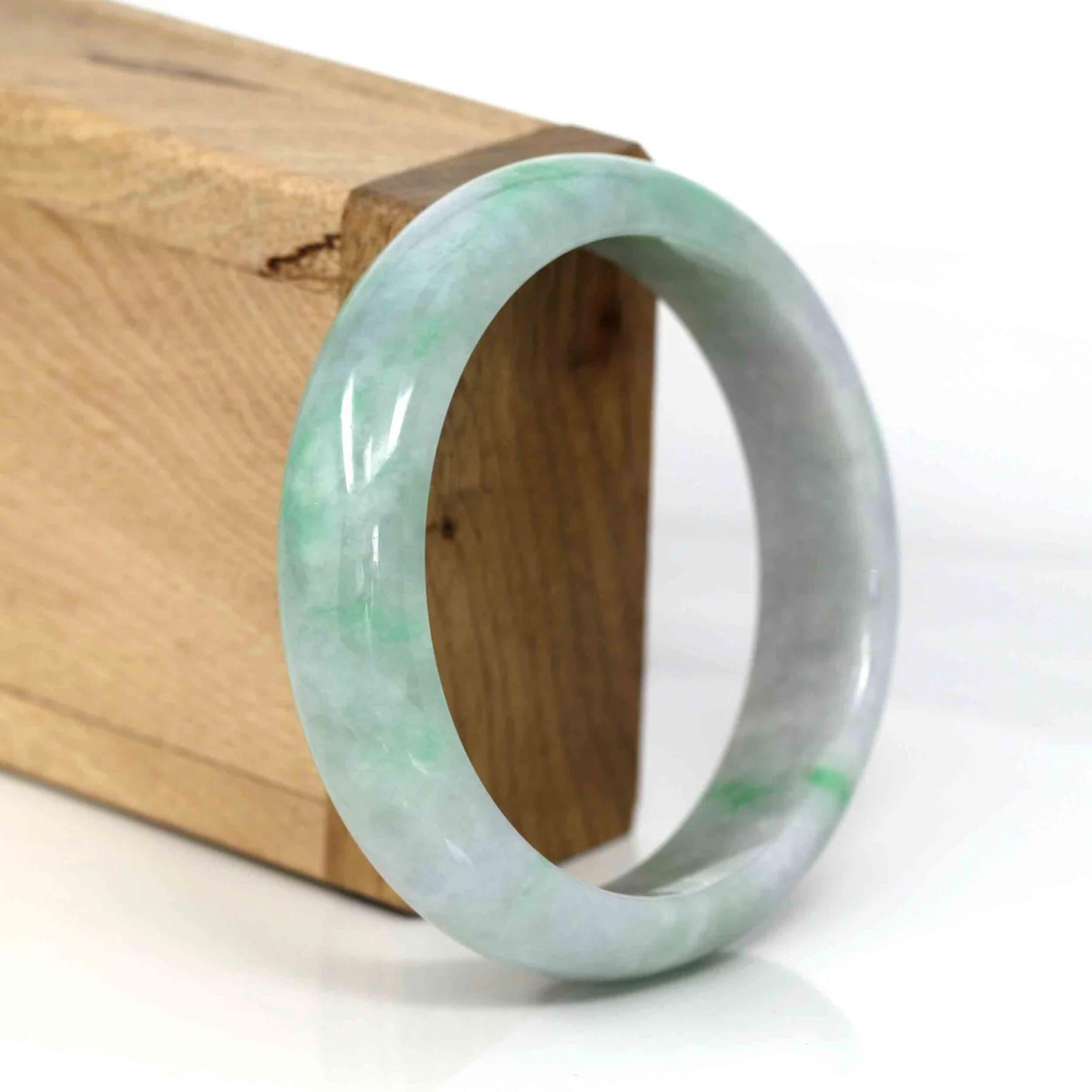 RealJade Classic Lavender-Green Natural Burmese Jadeite Jade Bangle (58.73 mm) In New Condition For Sale In Portland, OR
