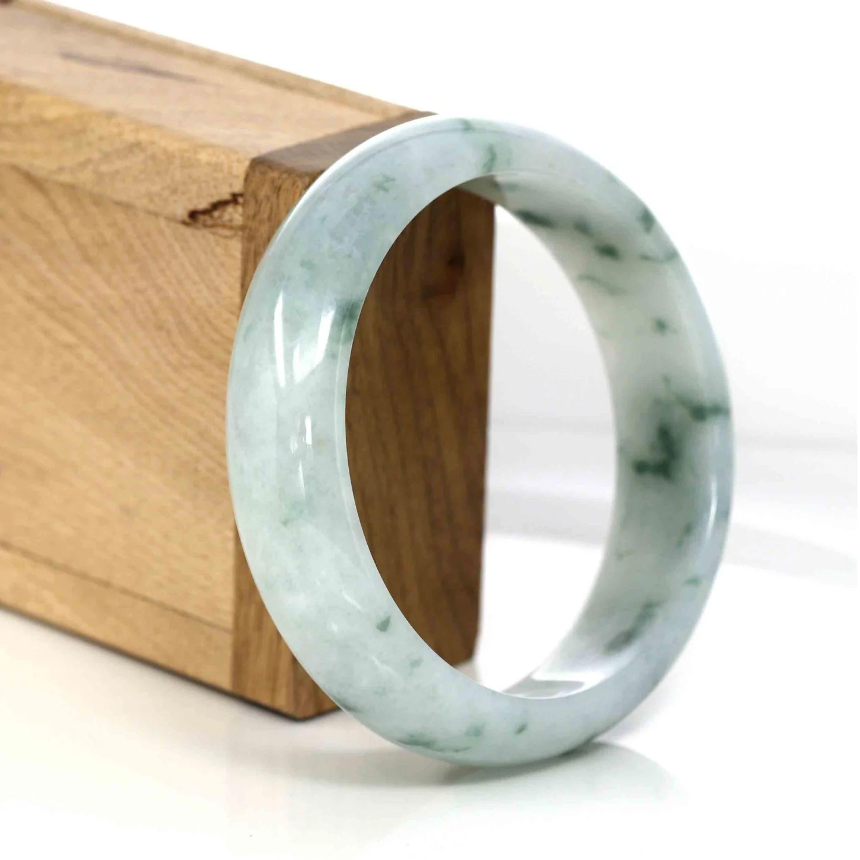 RealJade Classic Real Jade Jadeite Bangle Bracelet (60.31 mm)#308 In New Condition For Sale In Portland, OR