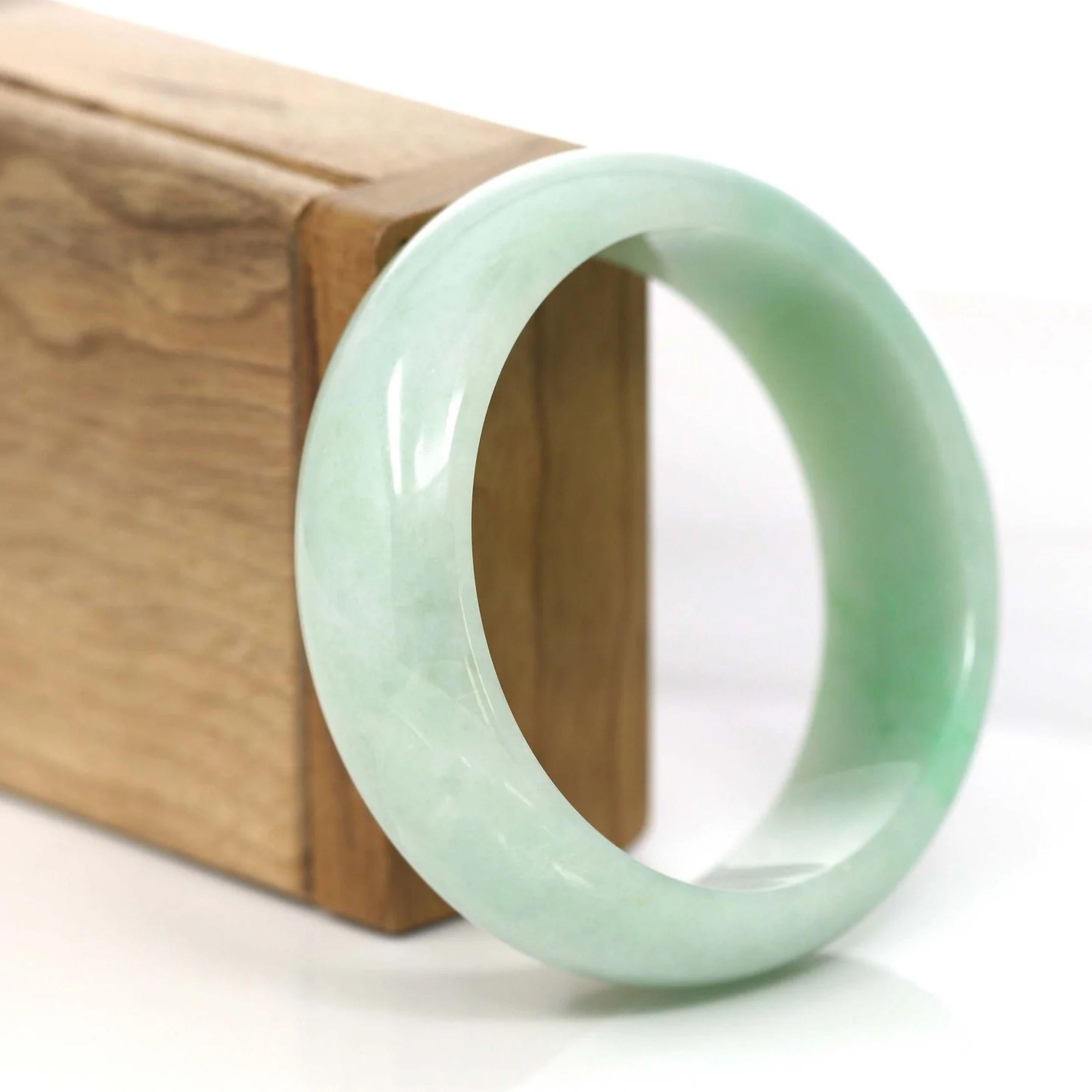 Realjade Co.¨ Classic Green Natural Jadeite Jade Wider Bangle Bracelet (Rundschliff) im Angebot