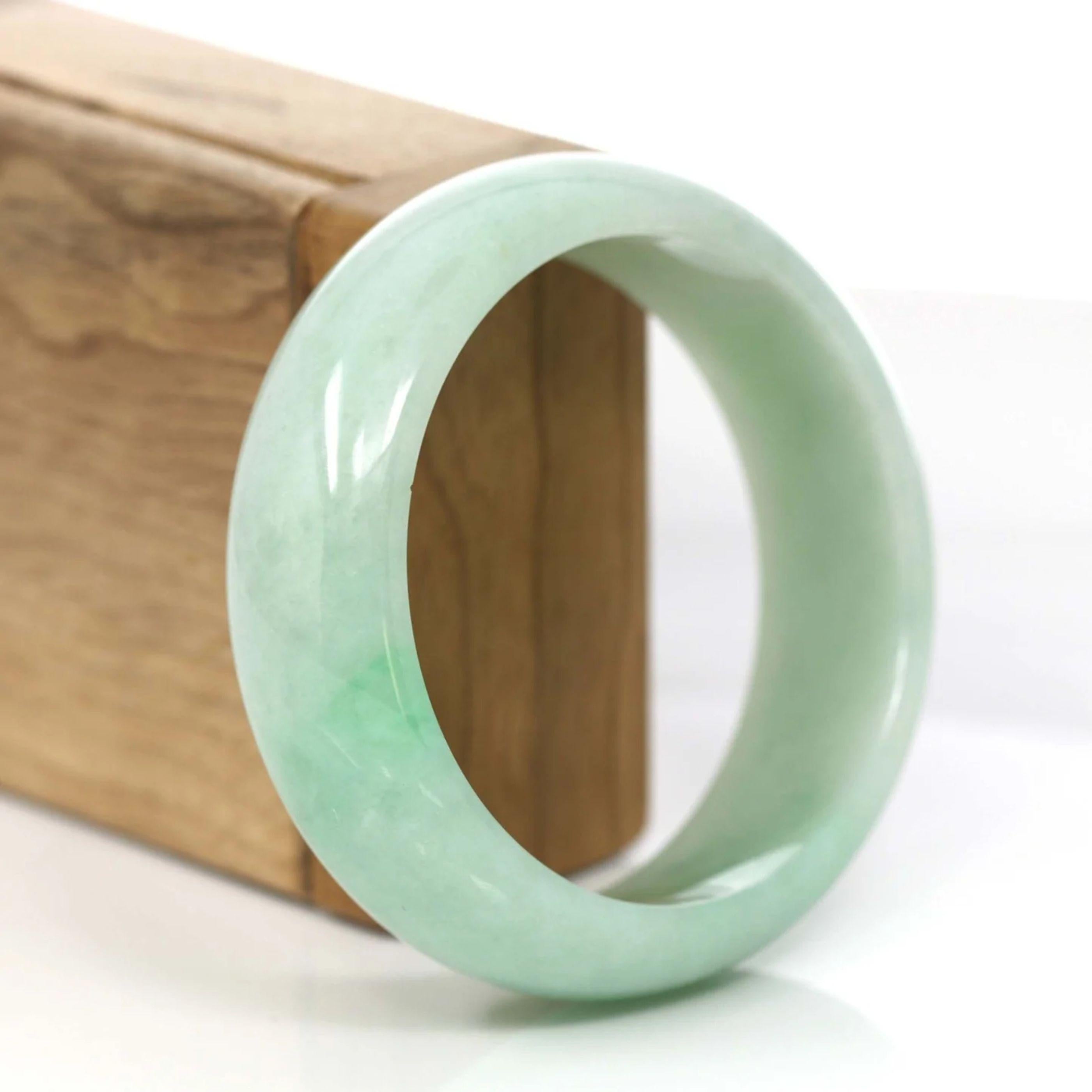 Realjade Co.¨ Classic Green Natural Jadeite Jade Wider Bangle Bracelet In New Condition For Sale In Portland, OR
