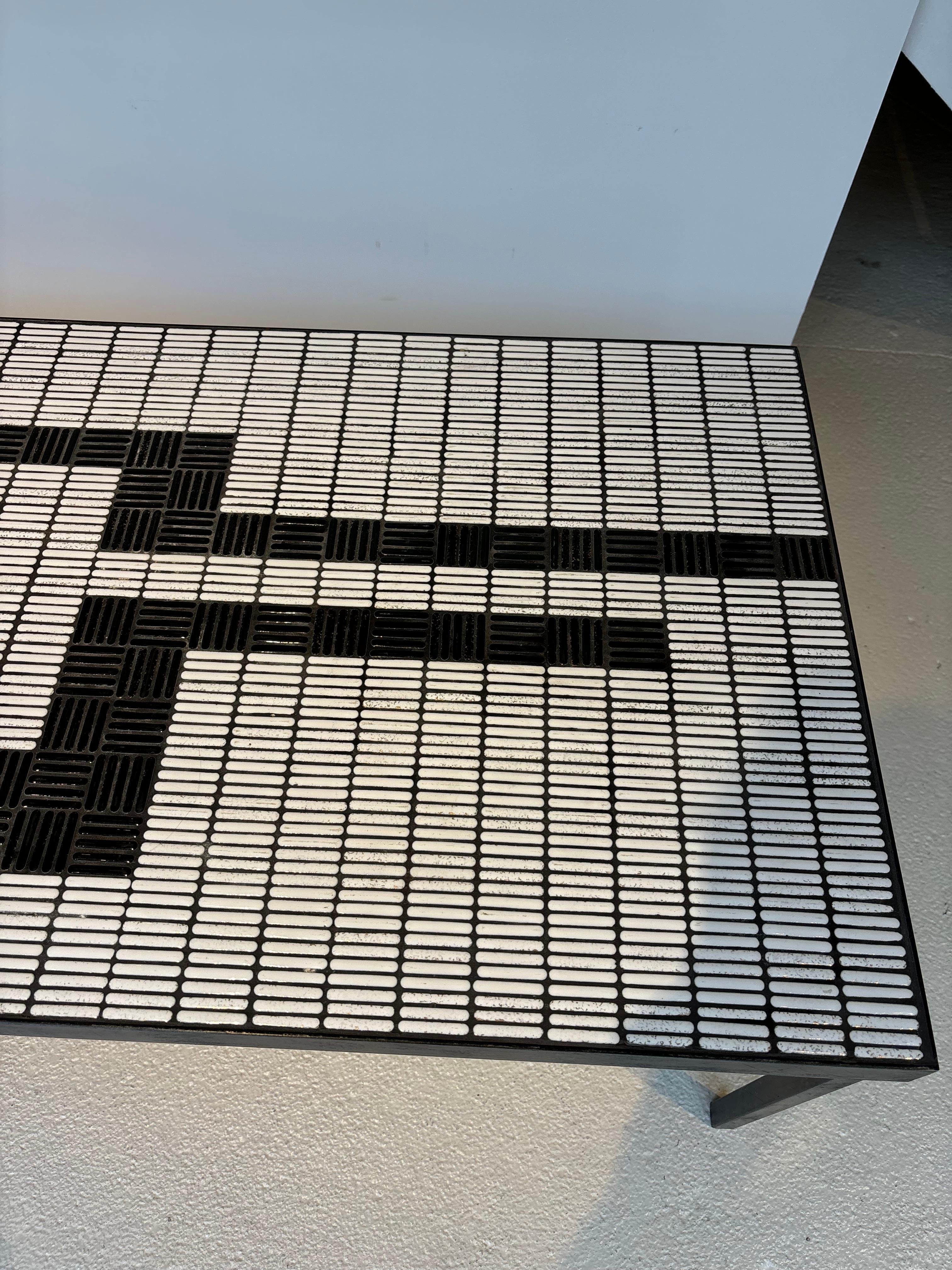Mesa de centro realmente rara de Roger Capron en venta 3