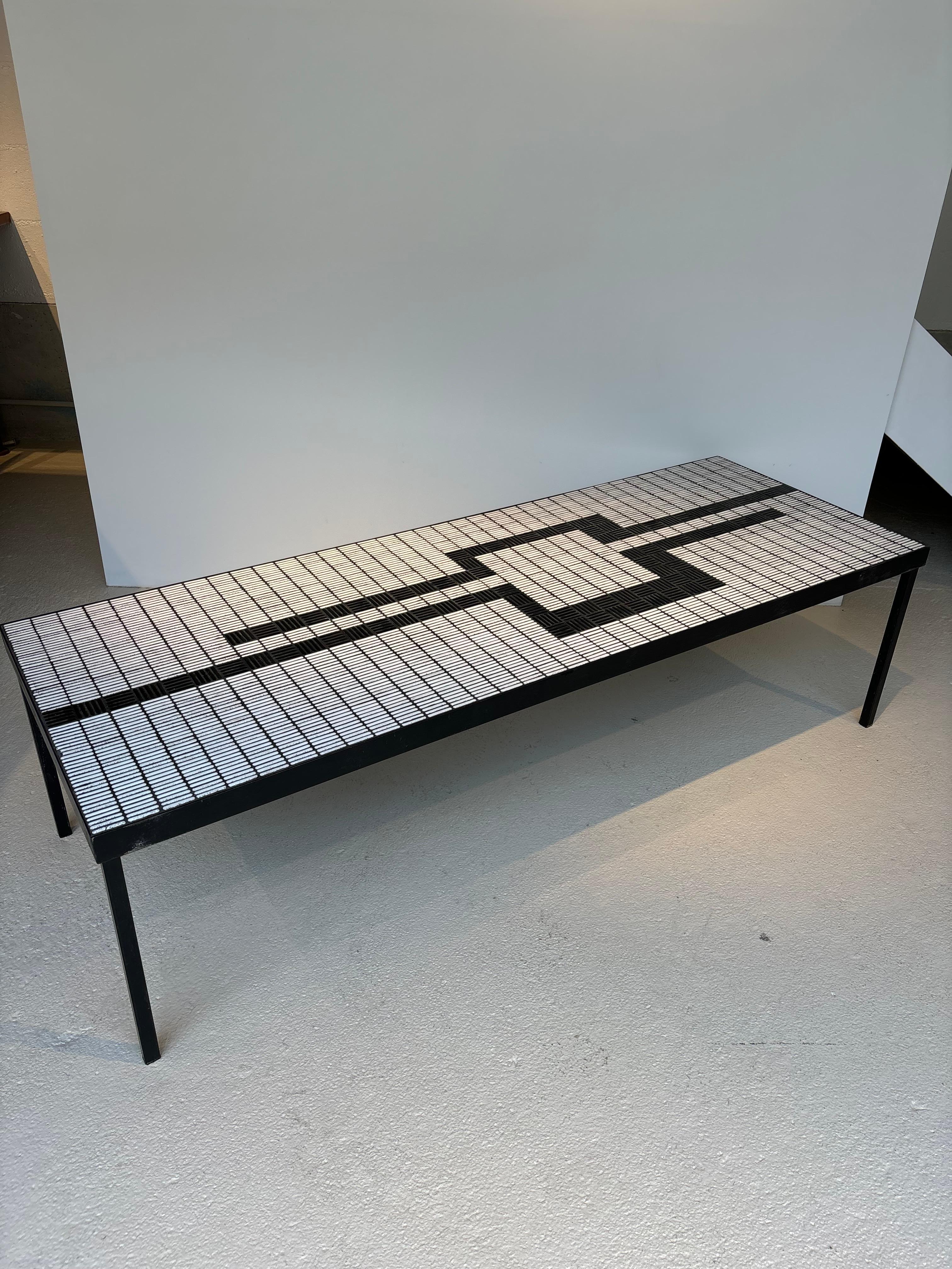 Mesa de centro realmente rara de Roger Capron en venta 5