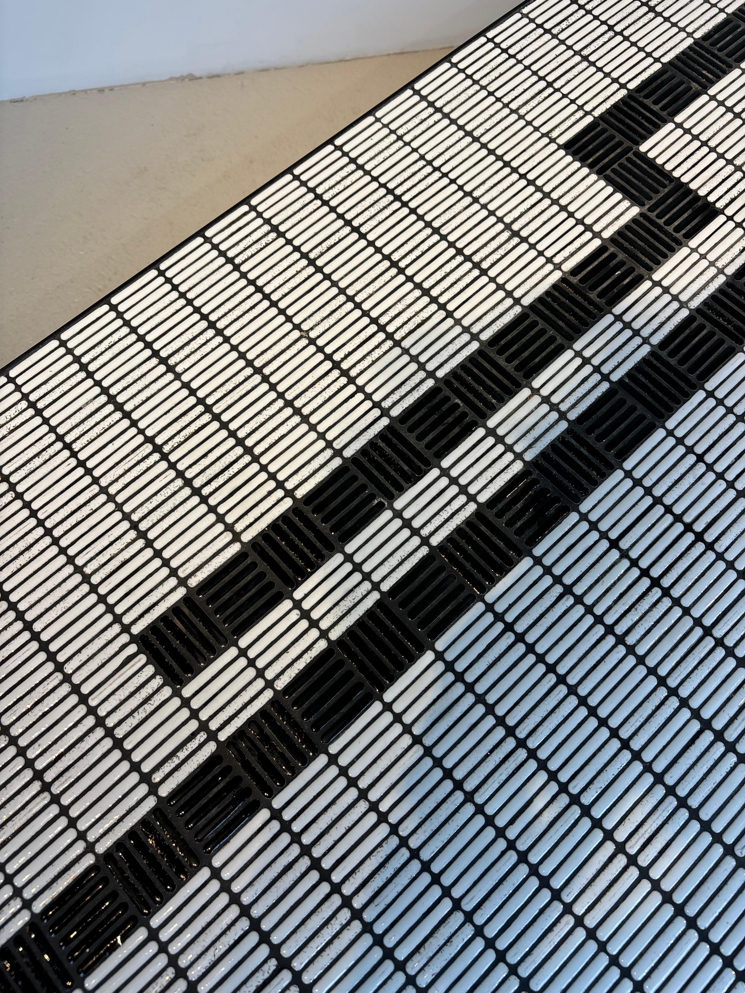 Mesa de centro realmente rara de Roger Capron en venta 7
