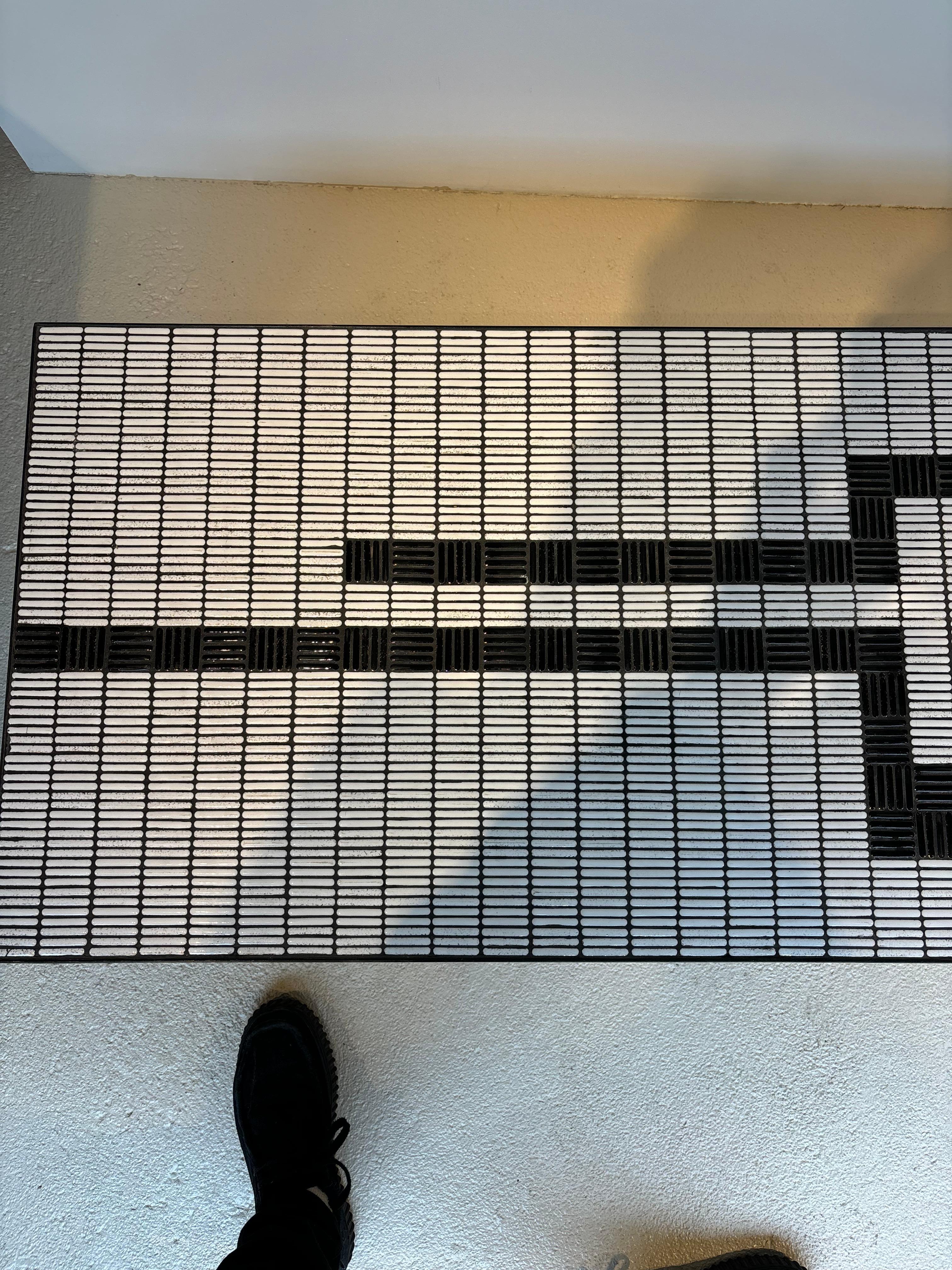 Mesa de centro realmente rara de Roger Capron en venta 1