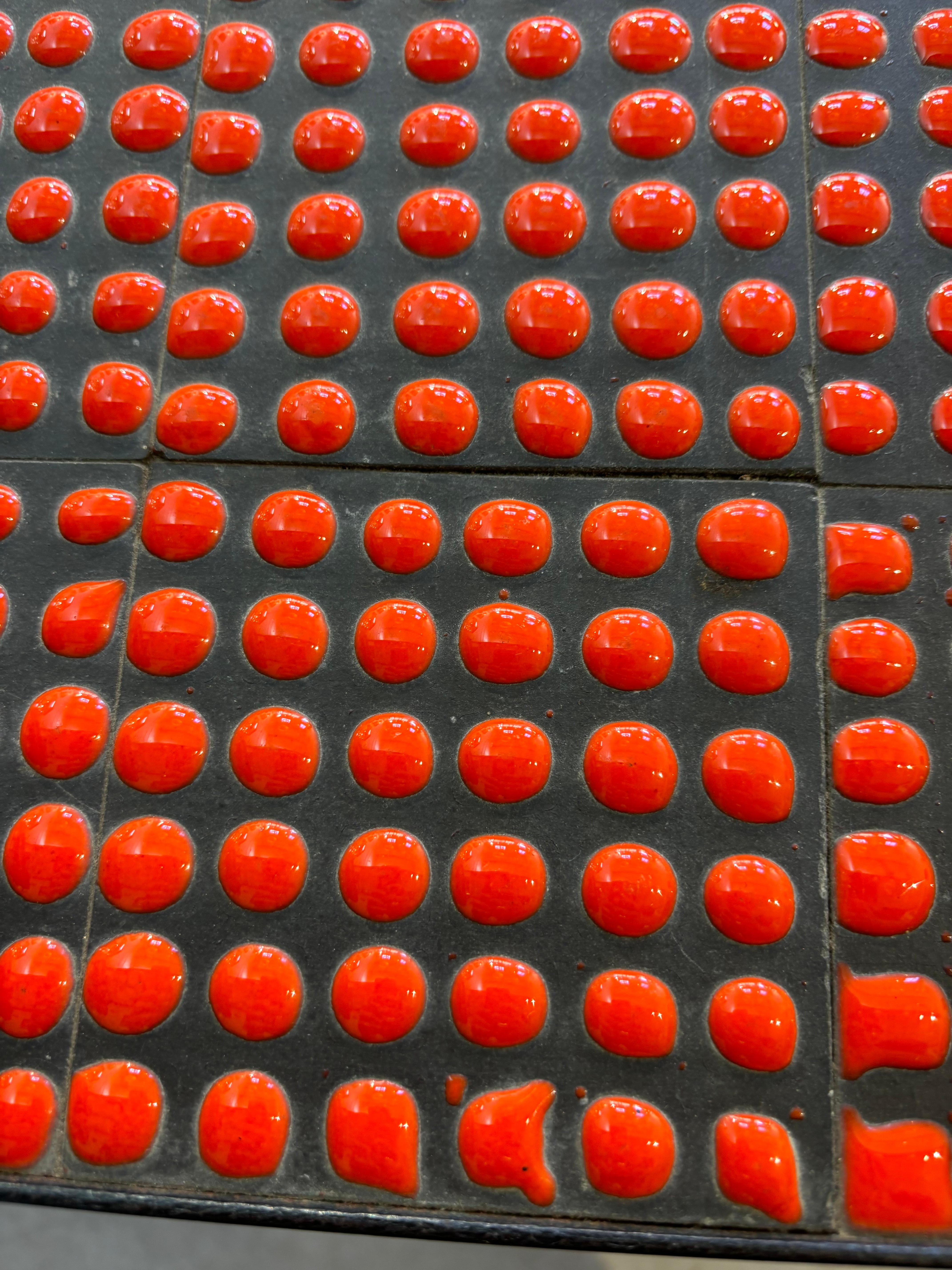 Wirklich seltene Kaffeetafel Pastille von Roger Capron im Angebot 11