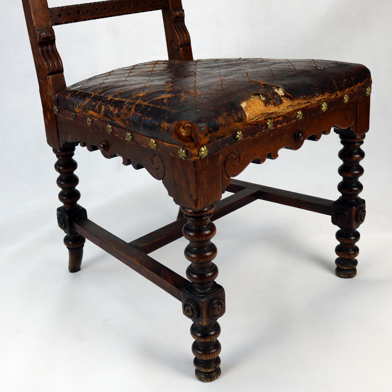 Reanaissance Revival Hand-Carved Chair with Embossed Leather 19th Century For Sale 4