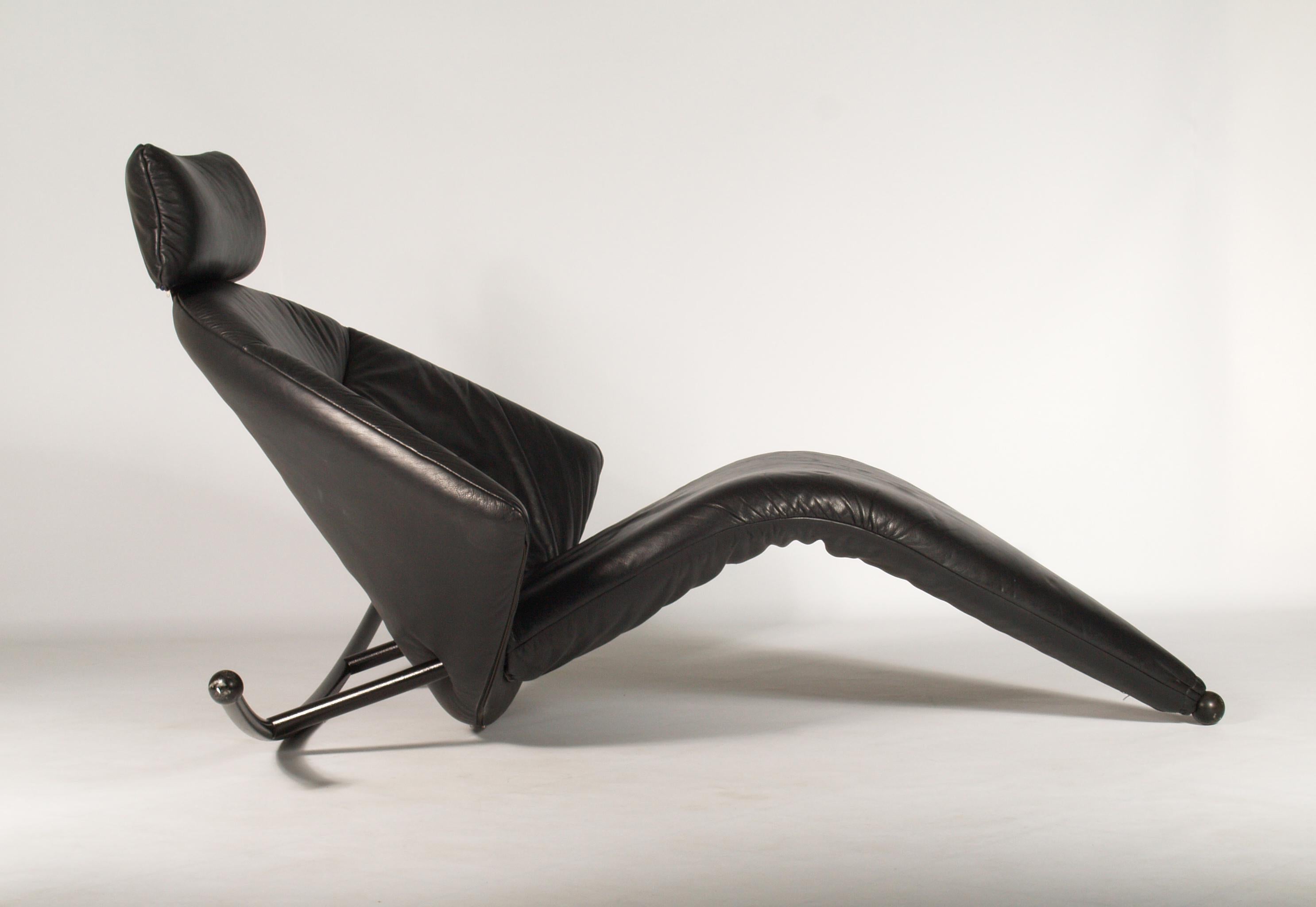 Rocking chair,
Black leather, black lacquered iron base,
Ligne Roset,
France, 1980.