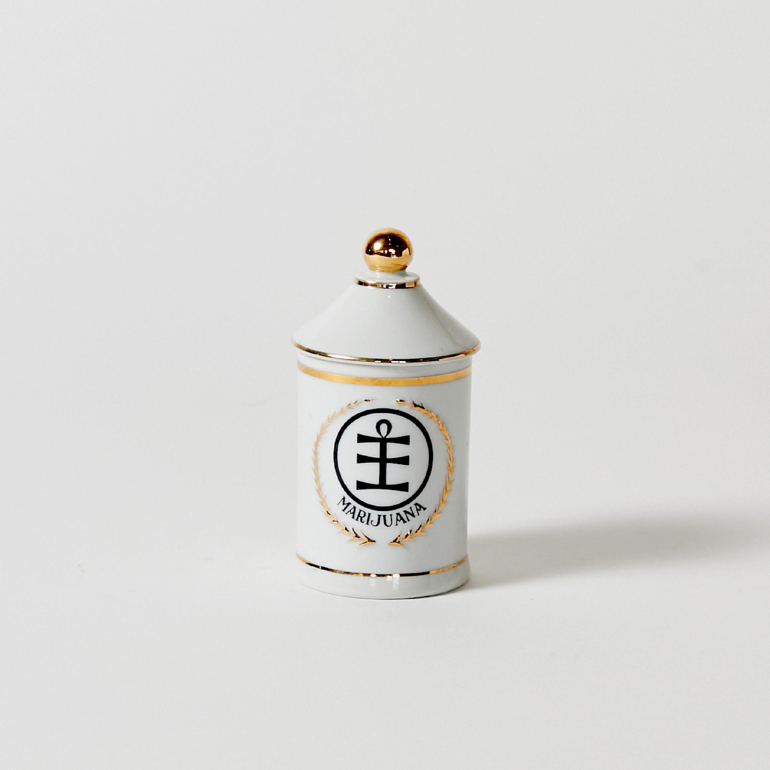Japonais Rare ensemble de quatre pots en porcelaine de LaGardo Tackett, fabriqués au Japon en vente