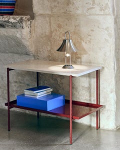 Tavolino Rebar - Acciaio rosso fienile / Marmo grigio di Sylvain Willenz per Hay