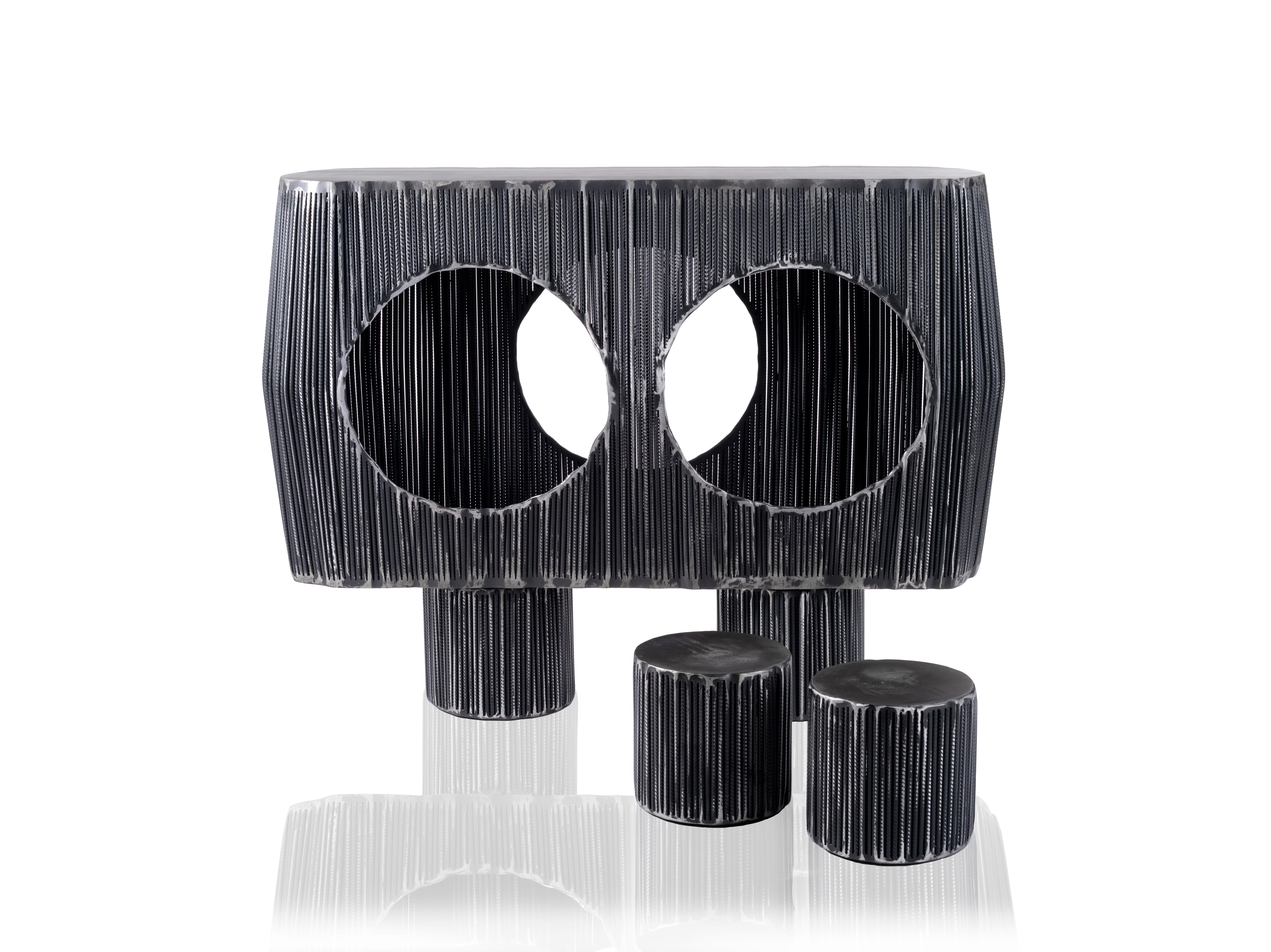 Rebar Stahlschrank von Jordan Artisan Collectible Design Anrichte mit rundem Display im Zustand „Neu“ im Angebot in Nijmegen, NL