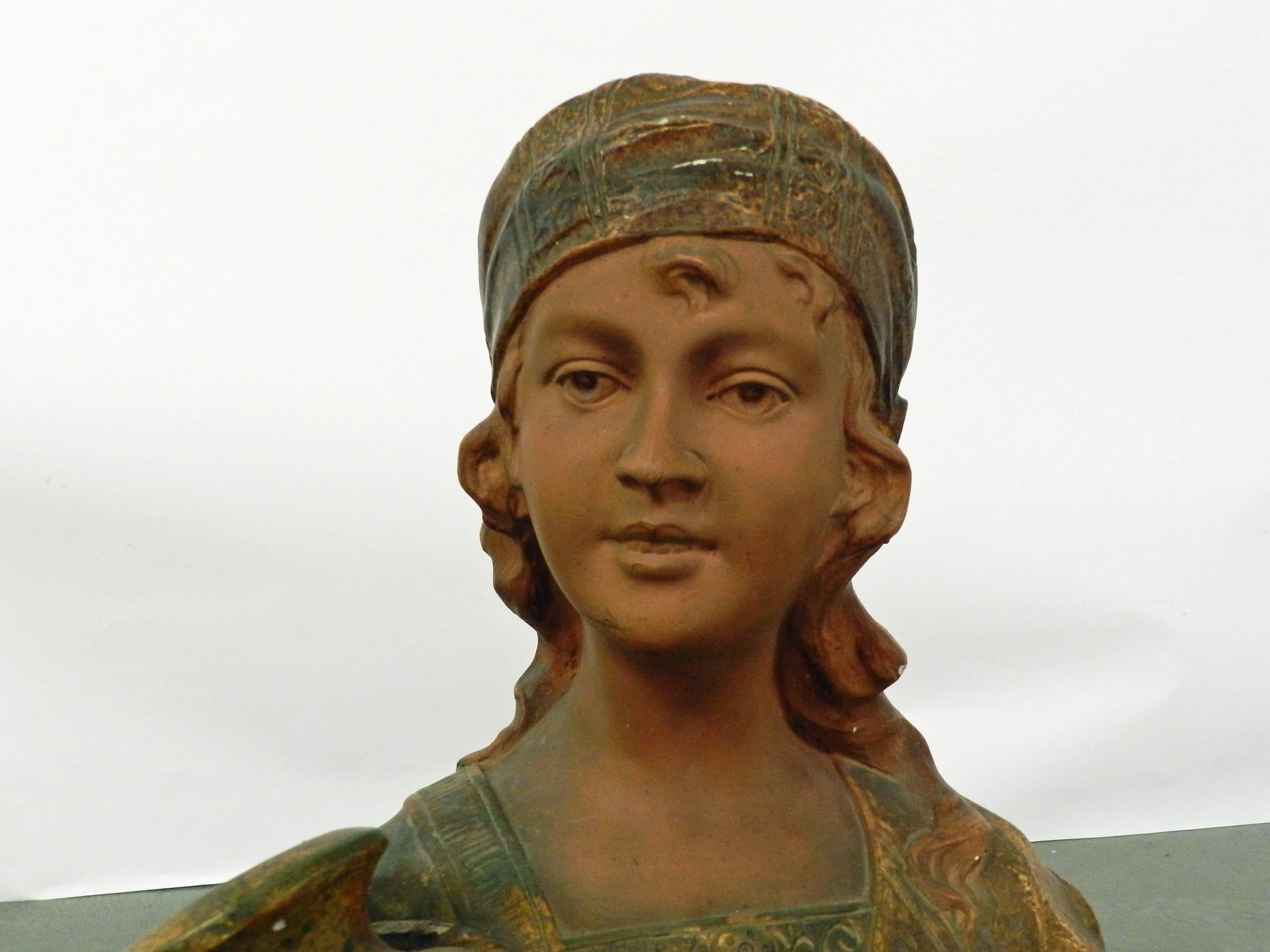 Buste de Rebecca en plâtre patiné, période Art Nouveau, signé Pirolli.