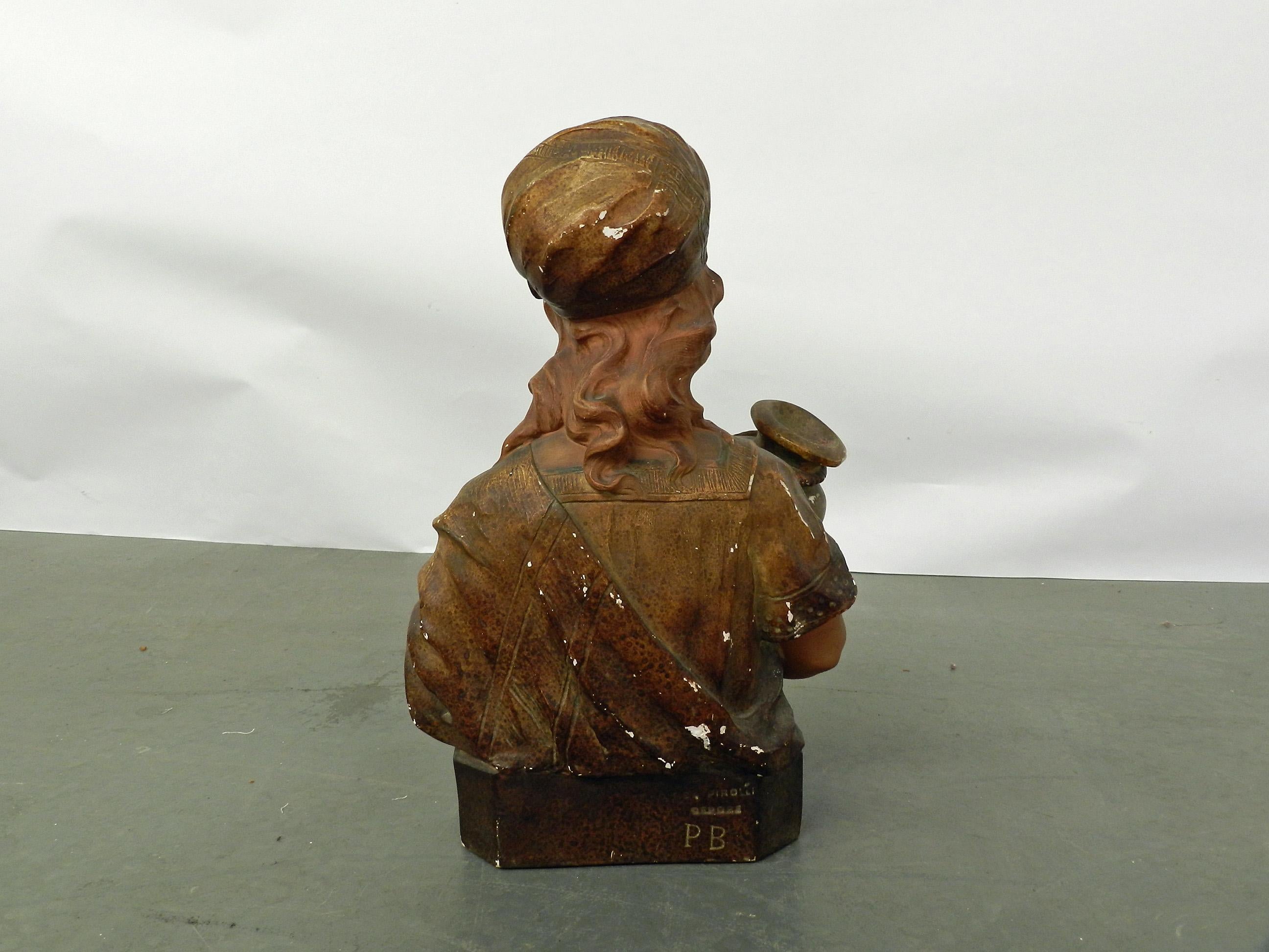 Buste de Rebecca en plâtre patiné, période Art nouveau, signé Pirolli Bon état - En vente à Saint-Ouen, FR