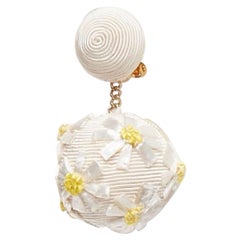 REBECCA DE RAVENEL - Boucles d'oreilles à clip avec application de marguerite jaune crème