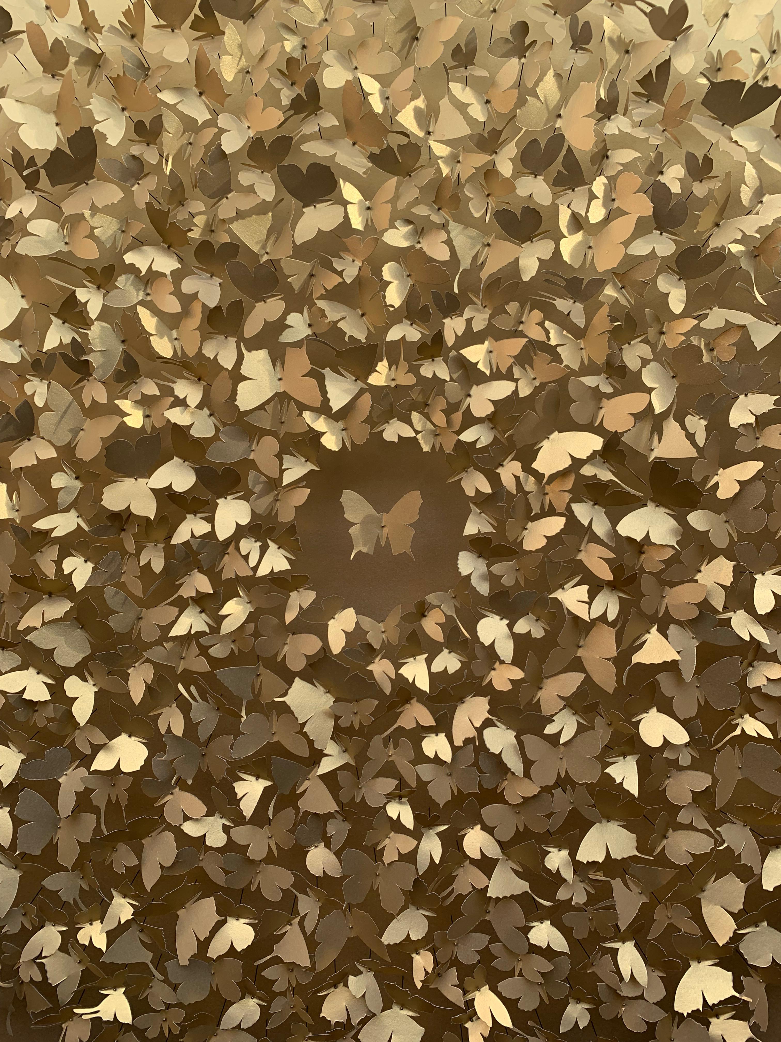 Gold 04
Papier mit Entomologie-Nadeln
70 x 70 cm
27 1/2 x 27 1/2 in

