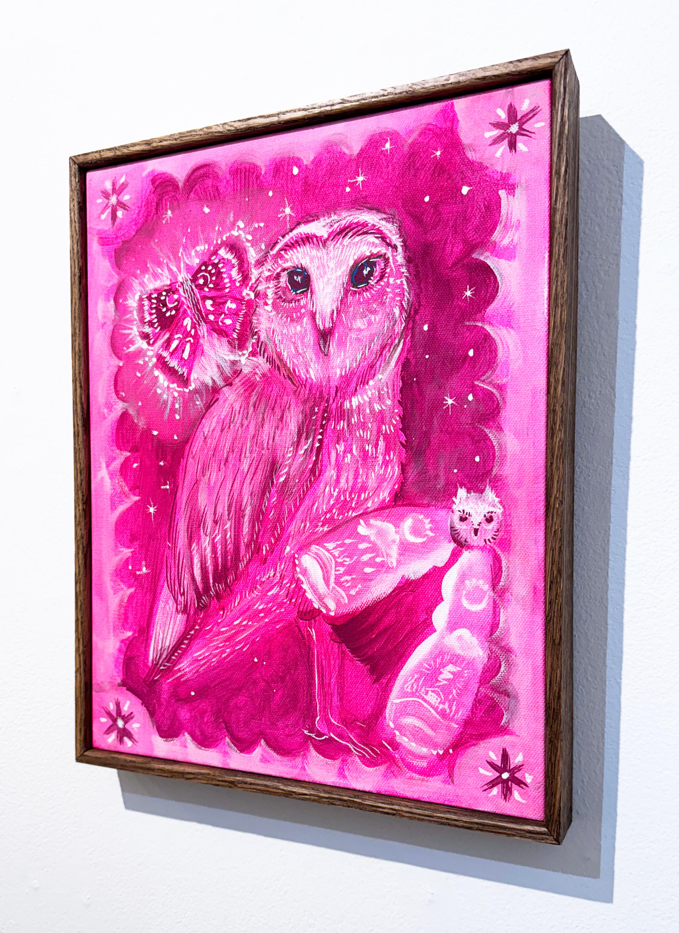 El Mago (2024), búho de estilo neo-folk en rosa vibrante con borde decorativo - Animal Painting Rosa de Rebecca Johnson