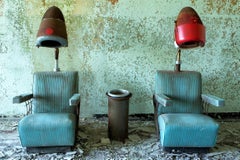 "Gossip", contemporaneo, abbandonato, salone, vintage, blu, verde, fotografia a colori