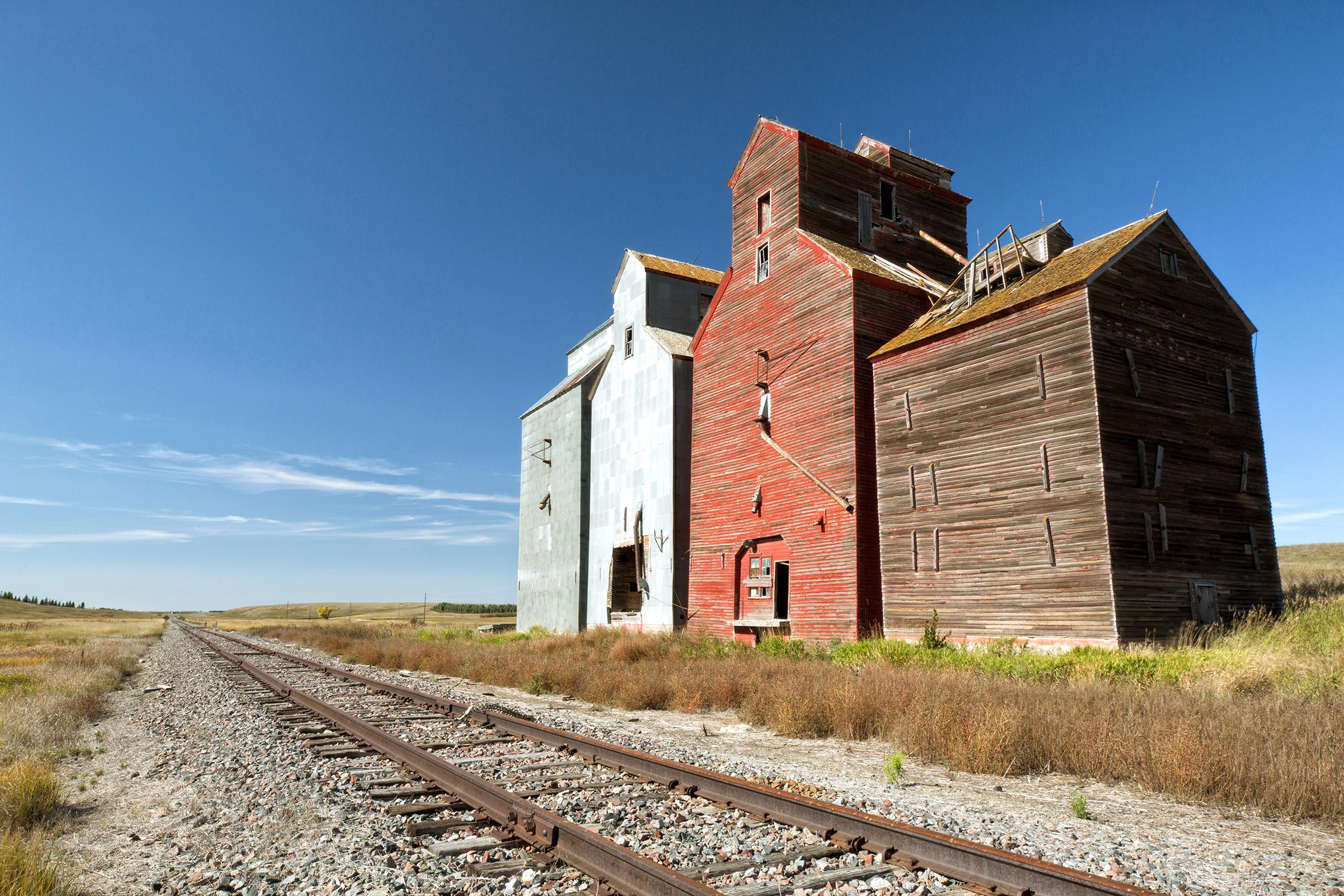 "Lunds Valley", landscape, North Dakota, grain elevator, color photograph