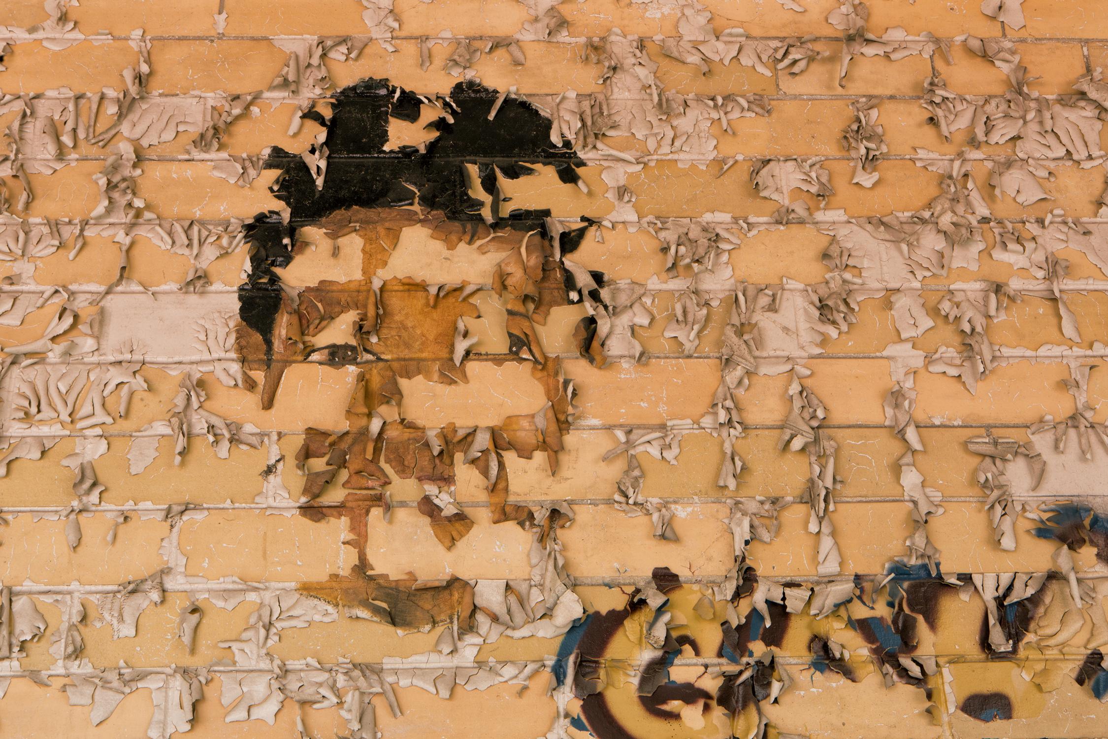 " Résolu ", contemporain, école abandonnée, graffiti, photographie couleur, 2018.