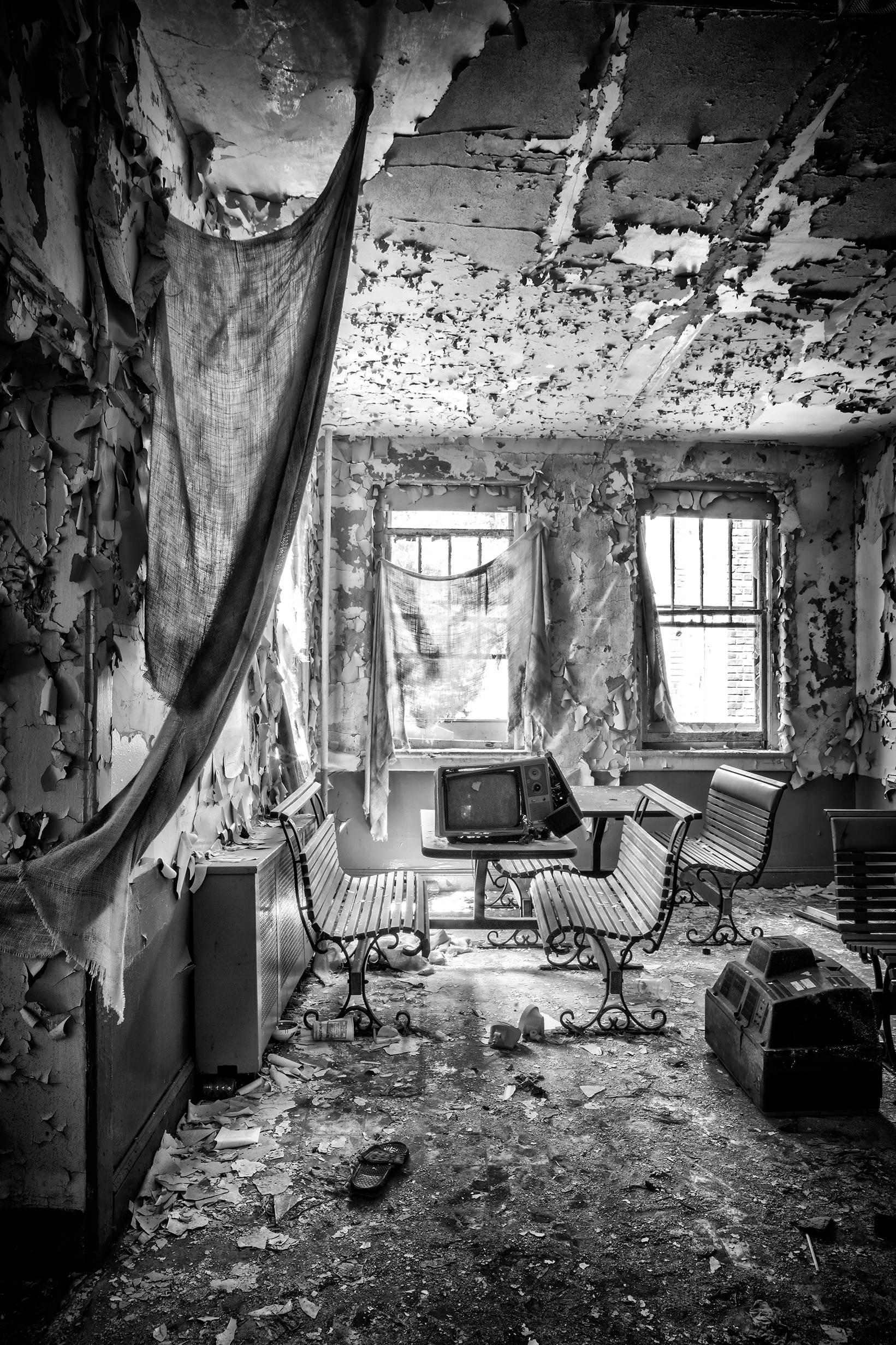 "Ruined", abandoned, metal print, black and white, TV, television, photograph - Photograph by Rebecca Skinner