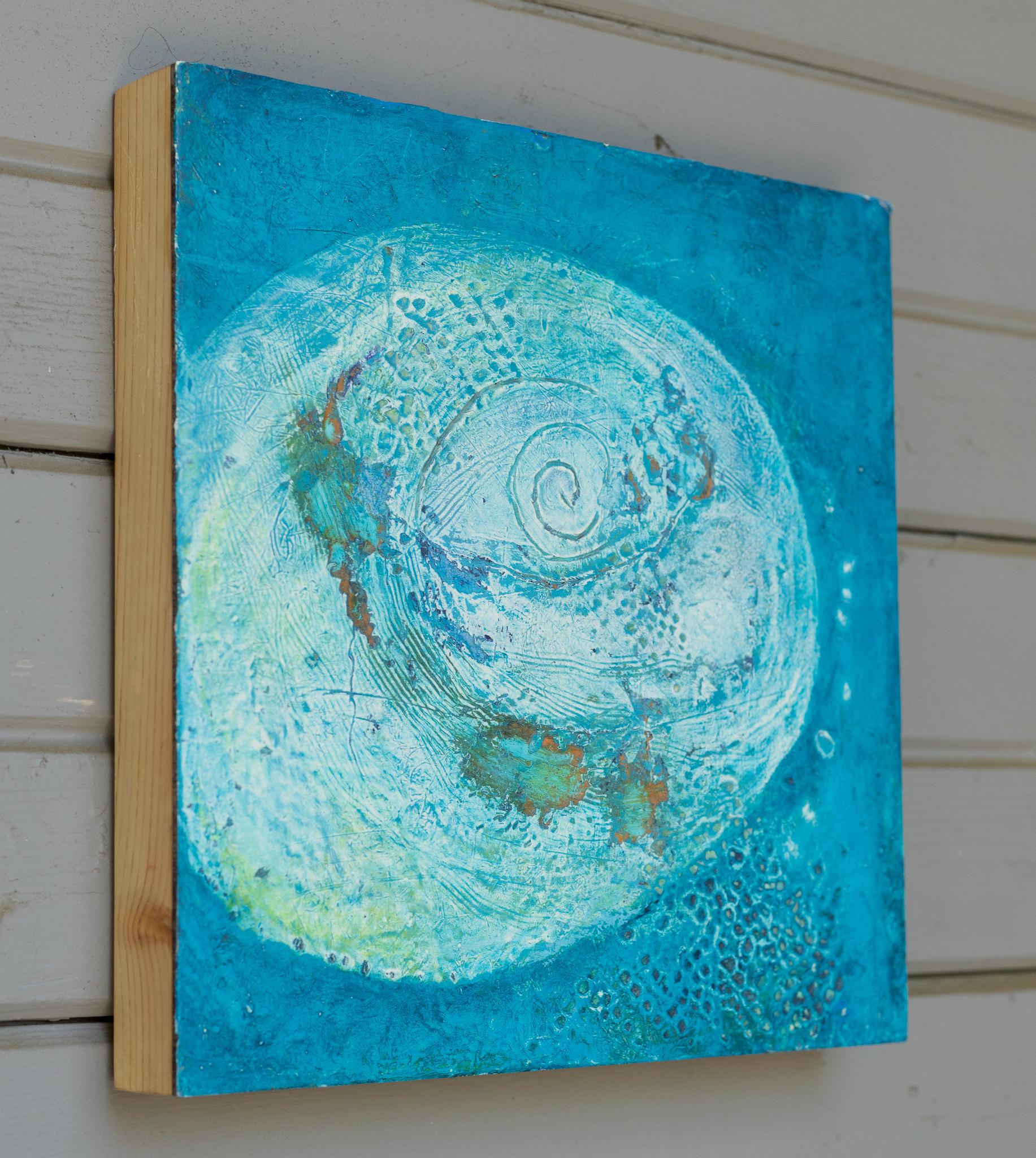 Once in a Blue Moon Shell - Painting by Rebecca Sobin