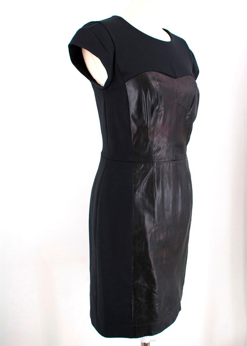 Vestido corpiño combinado de cuero Rebecca Taylor

- Cremallera dorada antigua
- Mangas de gorro
- Estilo corpiño 
- Cuello redondo
- Corta cerca del cuerpo/bodycon
- Forro de malla
- Lengüeta con el logotipo de Rebecca Taylor cosida en el interior