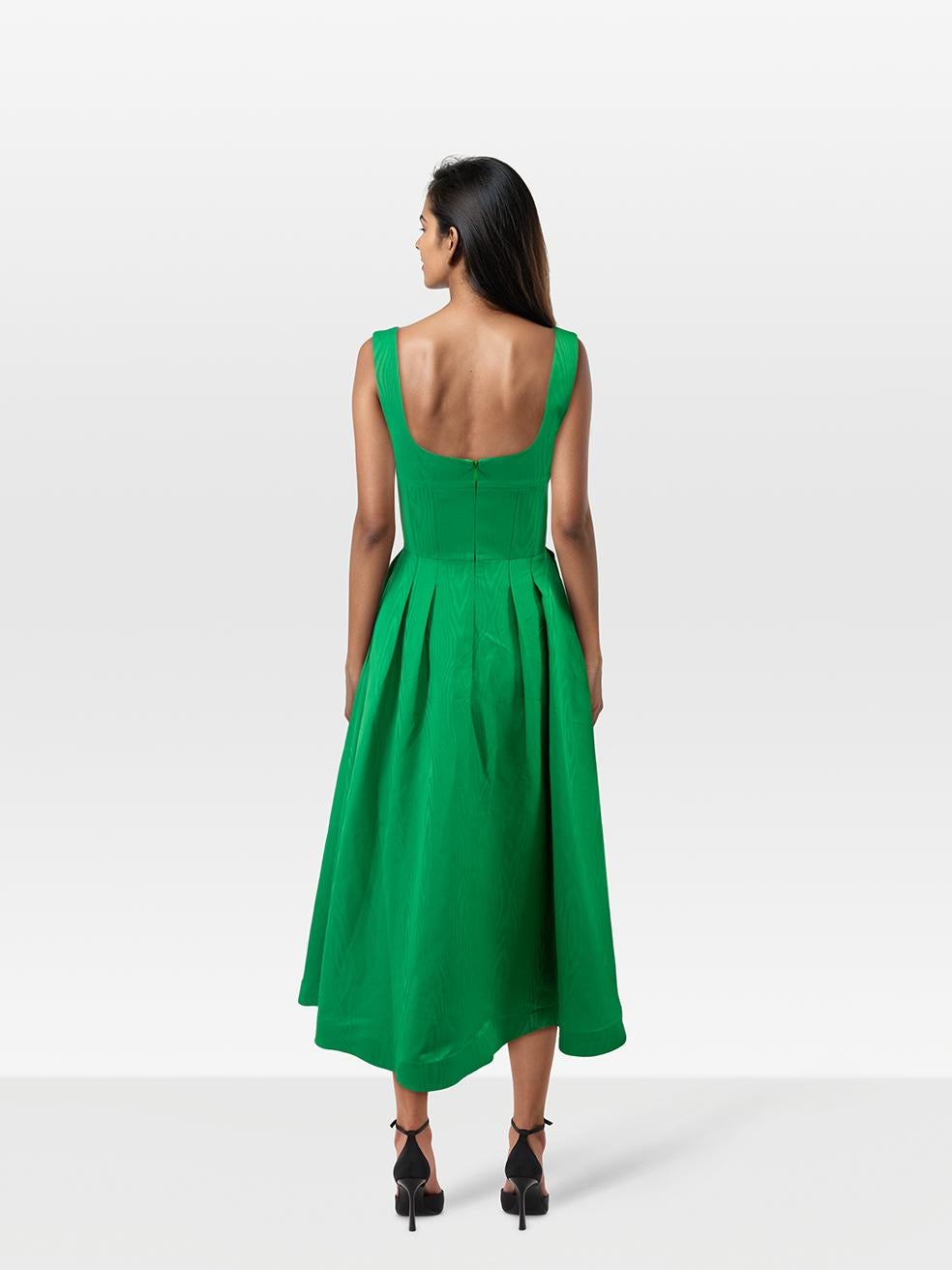 CONDITION is Never worn, with tags. No visible wear to the dress is evident on this new Rebecca Vallance designer resale item.
 
 
 
 Details
 
 
 Model: Abigail Midi
 
 Green
 
 Polyester
 
 Dress
 
 Midi
 
 Sleeveless
 
 Pleated bust detail
 
