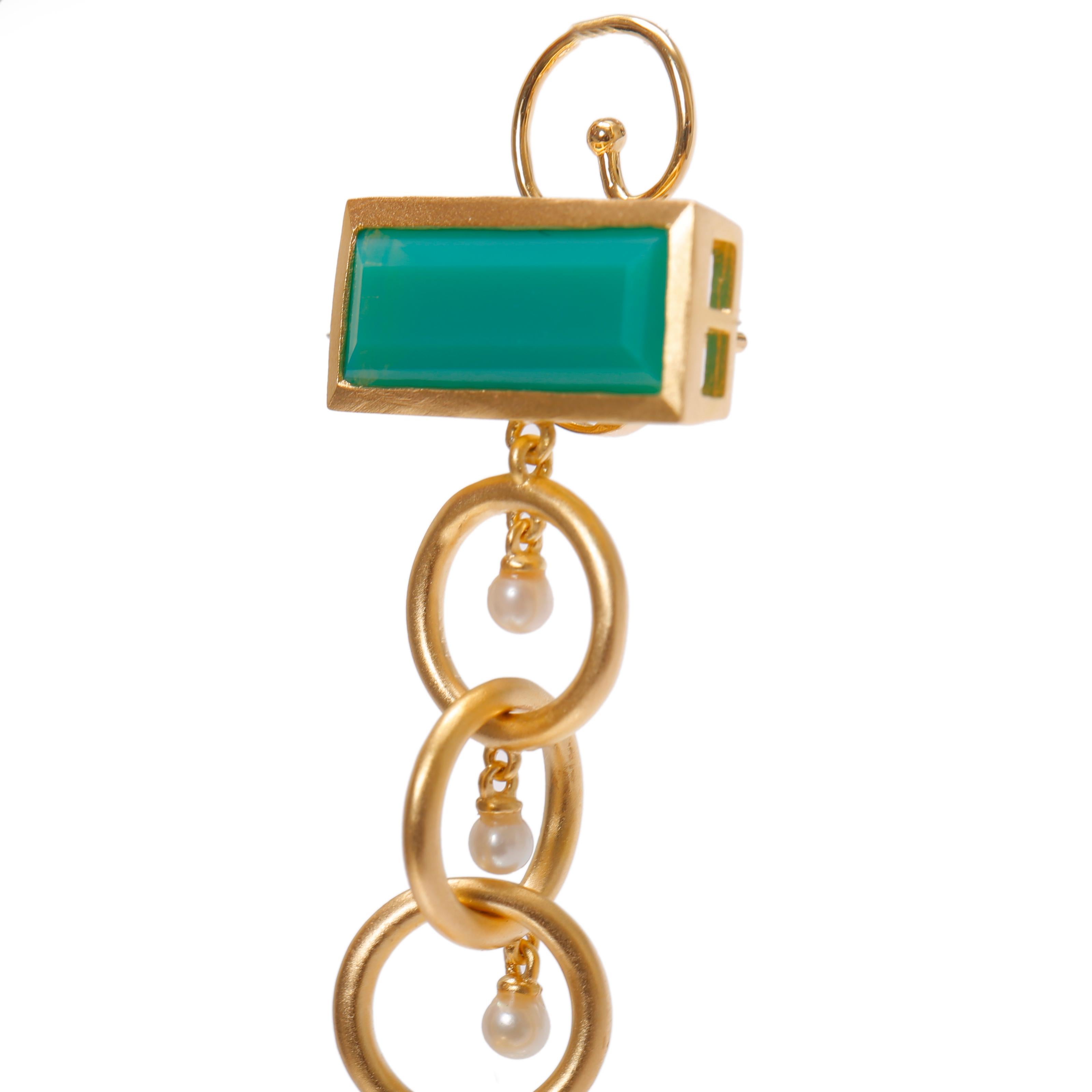 Ammanii-Tropfen-Ohrringe aus Vermeil-Gold mit Perlen und grünem Chrysopras (Zeitgenössisch)