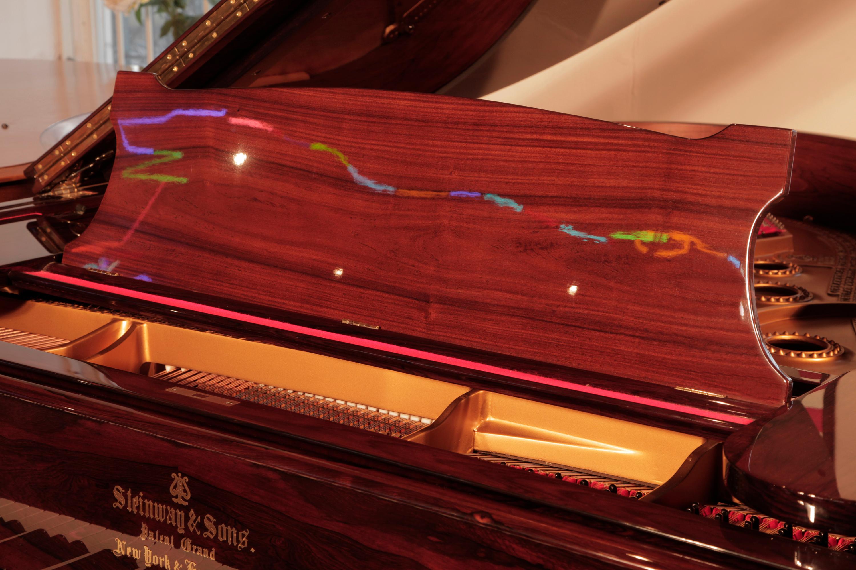 Modèle Steinway grand piano reconstruit avec garnitures en laiton contrastées en bois de rose en vente 1