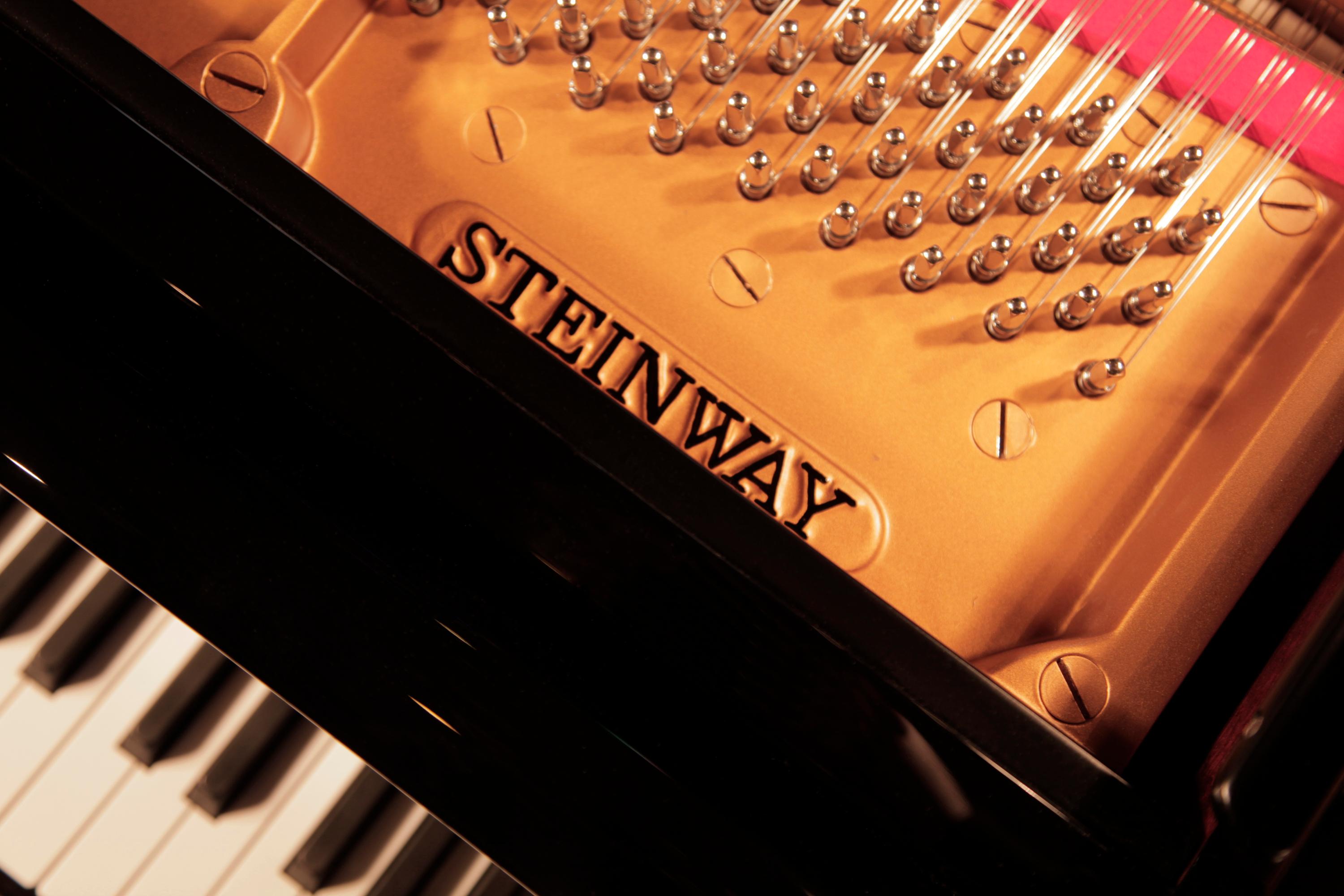 Rebuilt Steinway Model M Grand Piano Gloss Black Cabinet Spade Legs For Sale 2