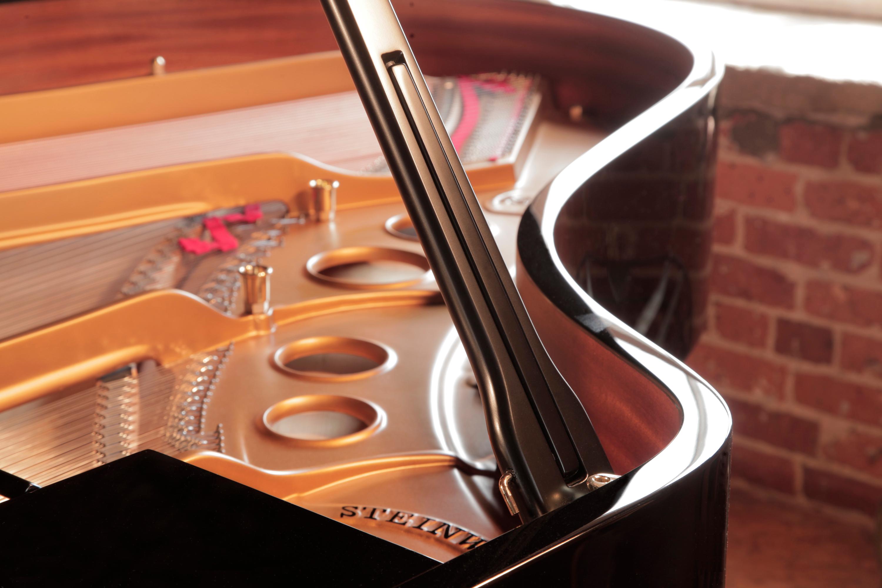 Allemand Steinway - Modèle O Grand Piano Gloss - Pieds en forme de pique - Armoire rénovée en vente