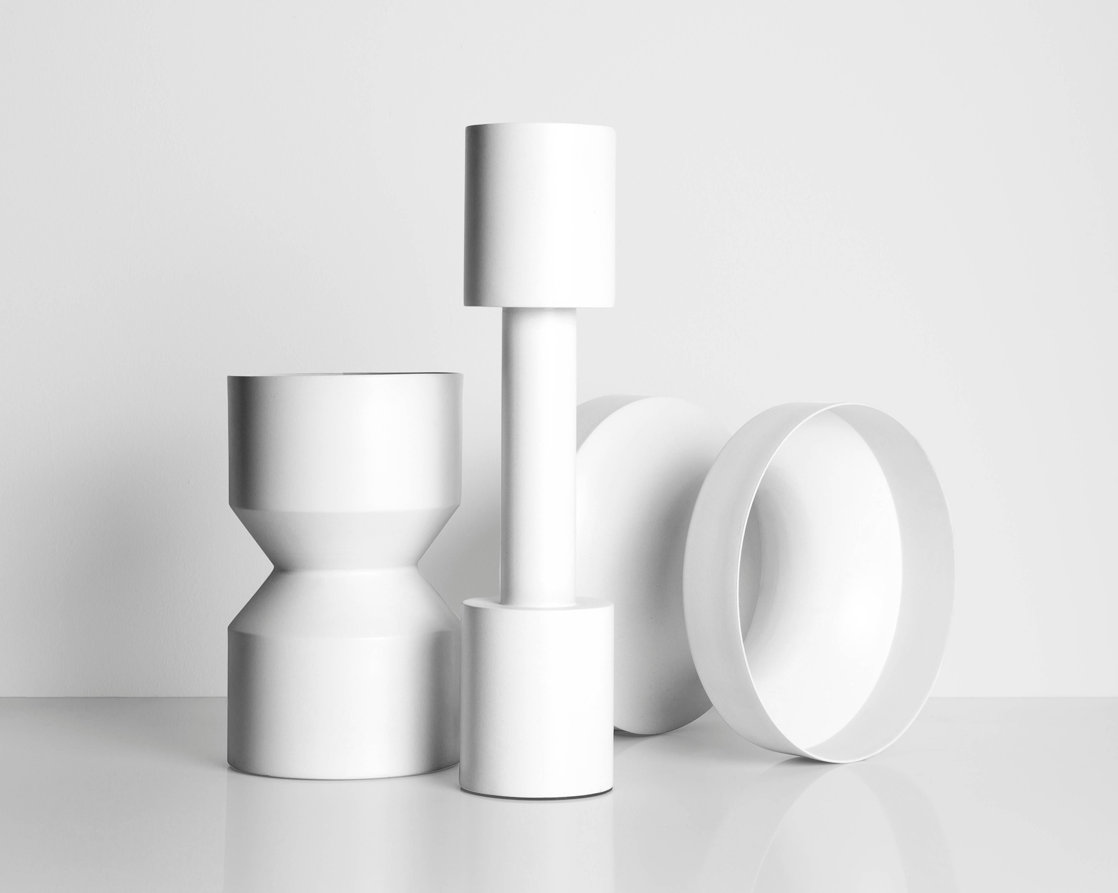 With its geometric, minimal and austere shape the Rec-Cut vase is a sculptural counterpart to the bouquet of flowers they hold. Rec-Cut vase loves to hold just one flower, it´s slim hip keeps the posy together, while the stems have space and