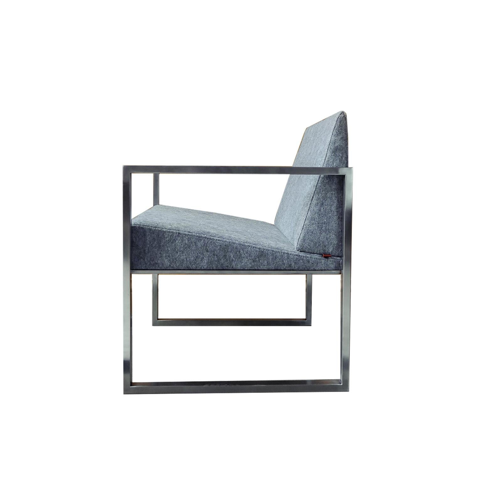 Rec armchair that you will enjoy using in your living room, offices or waiting areas with its matte chrome square form design as well as its long-lasting and durable felt fabric...

Measures: length: 26'' / depth: 22.8'' / height: 28.4'' / seat