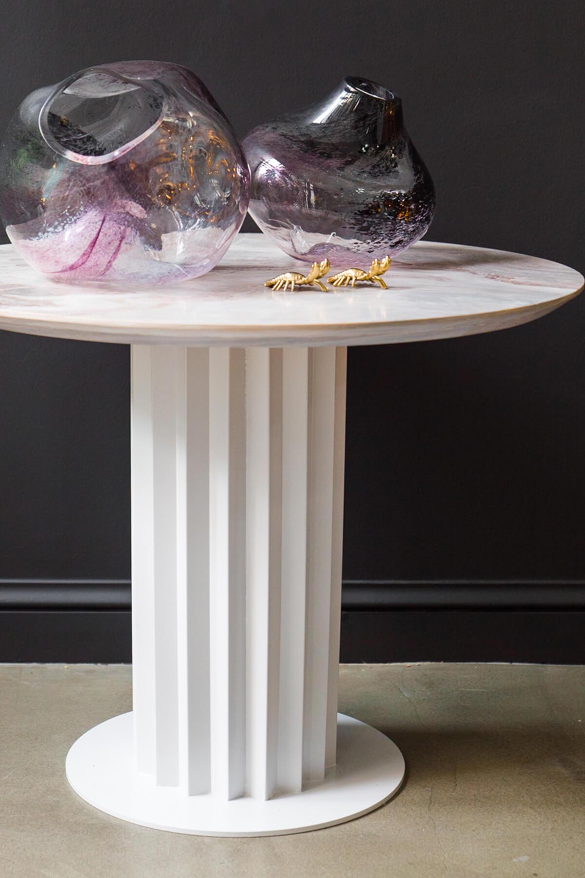 Recalled Round White Metal & Marble Dining Table In New Condition For Sale In İSTANBUL, TR