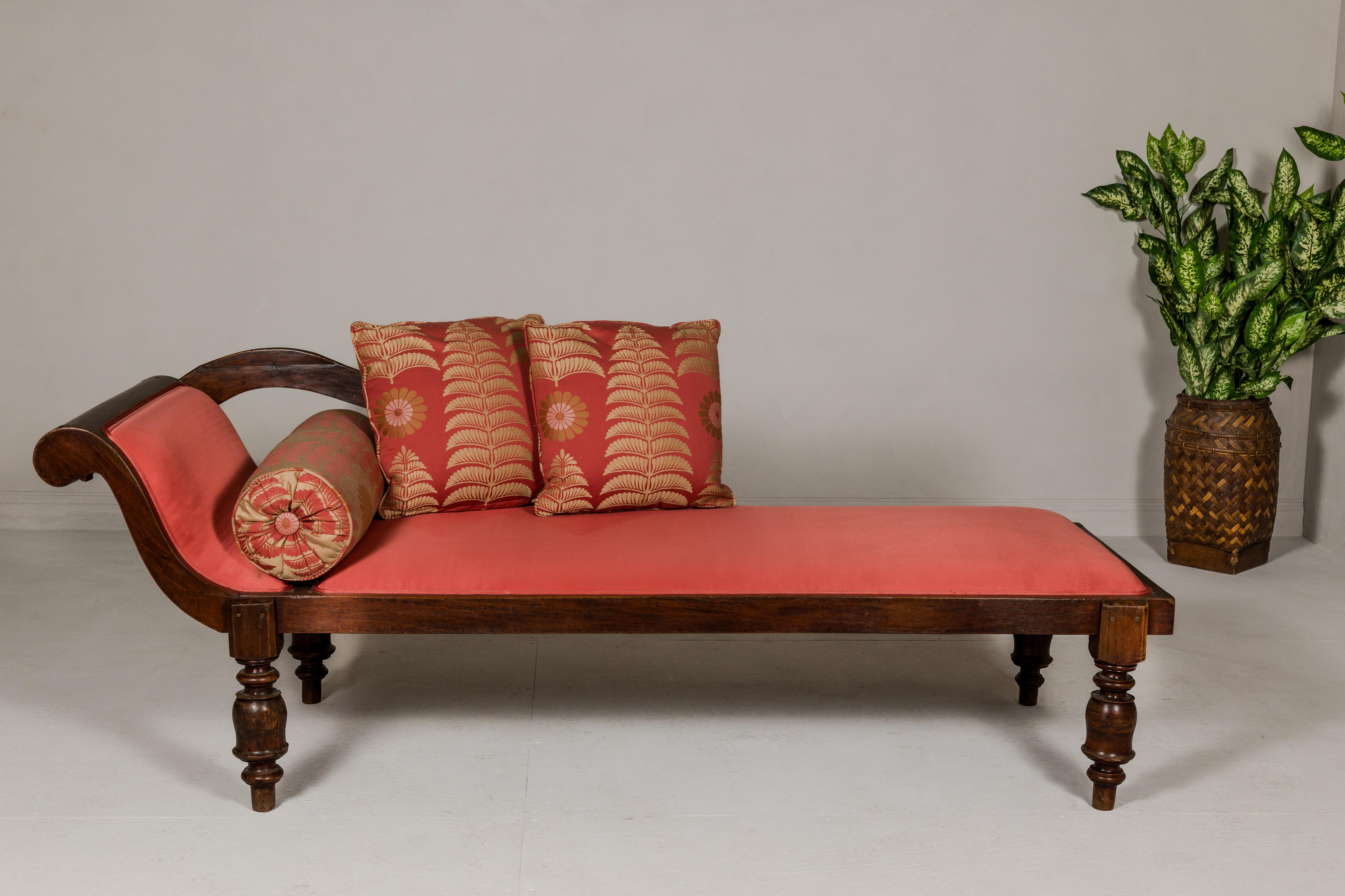 Récamier Style Daybed with Silk Cushion, Out-Scrolling Back and Turned Legs For Sale 10