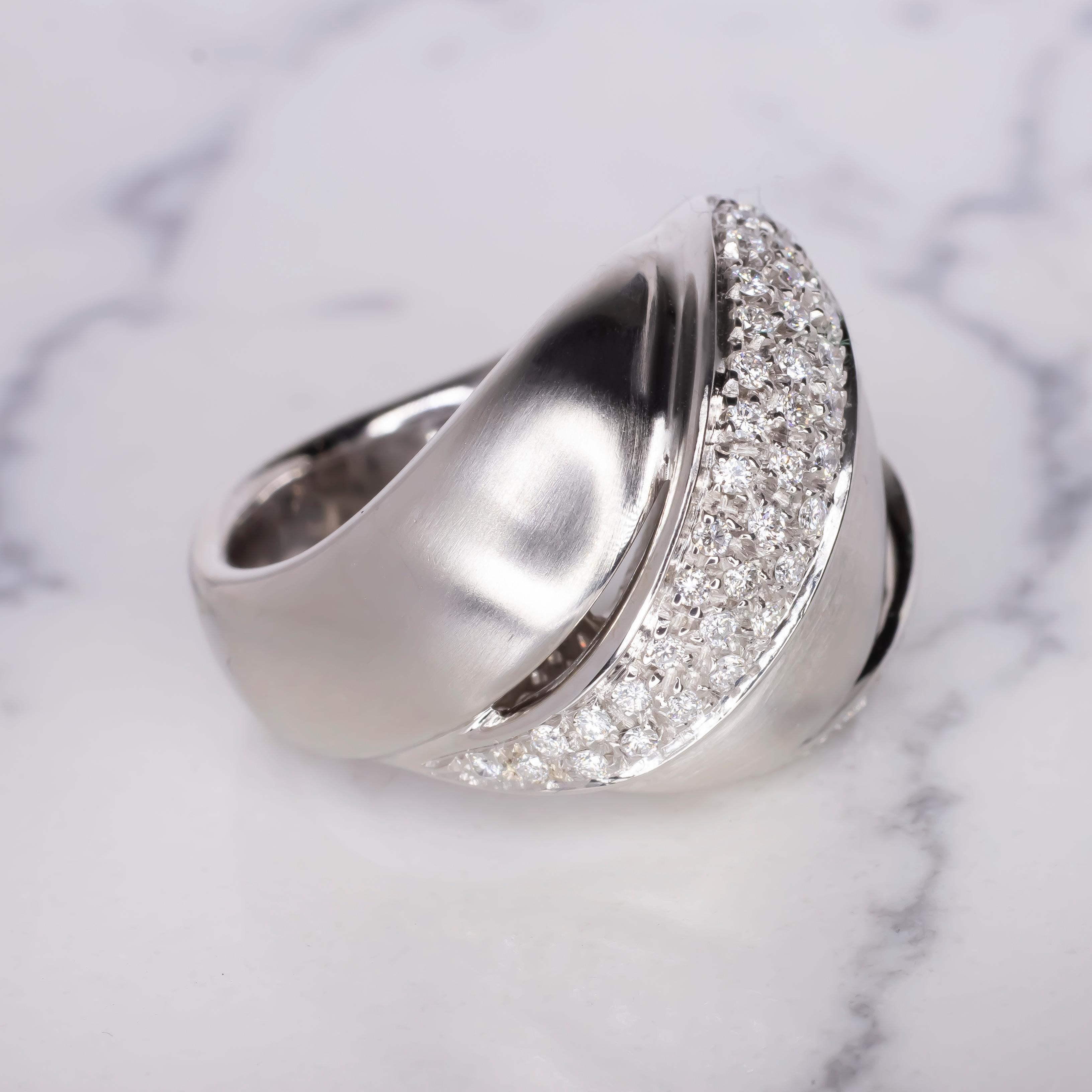 Recarlo 18 Carat White Gold Band Ring Round Brilliant Cut Diamond Ring For Sale 1