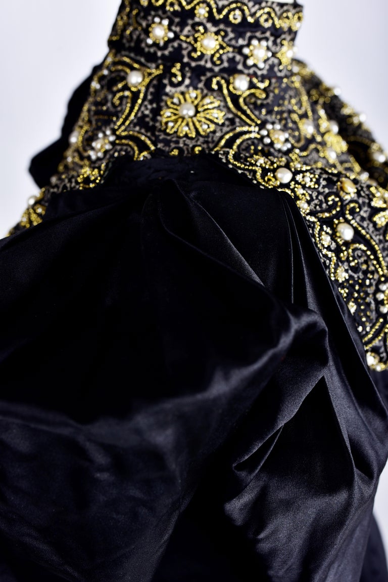 Reception Dress in black silk Damask & Mutton Sleeves - French Circa 1895 For Sale 6