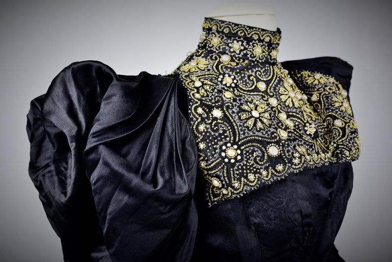 Reception Dress in black silk Damask & Mutton Sleeves - French Circa 1895 For Sale 3