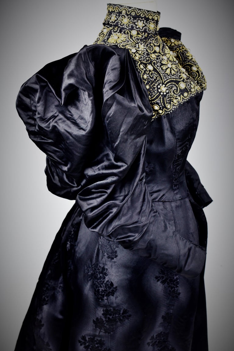 Reception Dress in black silk Damask & Mutton Sleeves - French Circa 1895 For Sale 4
