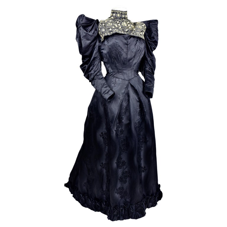 Reception Dress in black silk Damask & Mutton Sleeves - French Circa 1895 For Sale