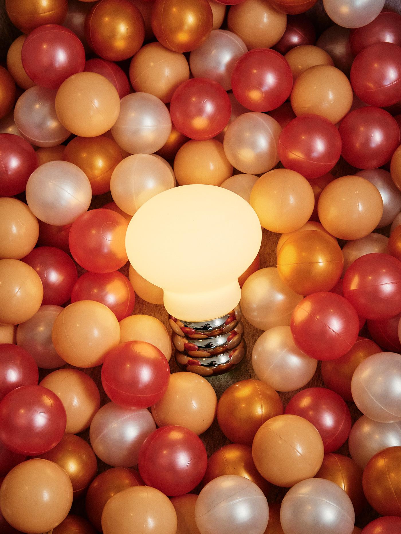 XXI secolo e contemporaneo Lampada da tavolo ricaricabile a LED Ingo Maurer b.bulb in vendita