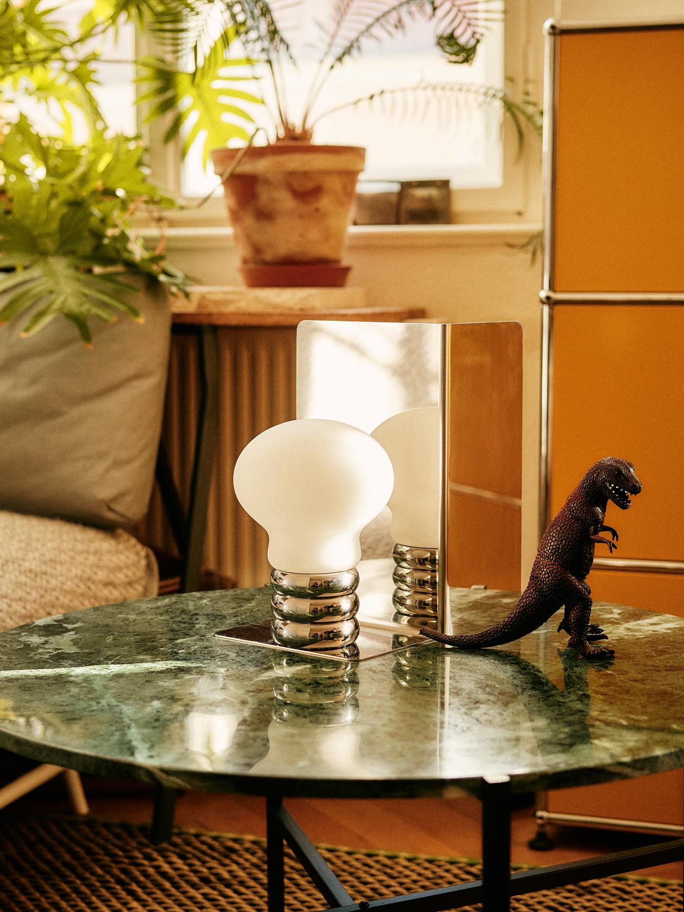 Lampada da tavolo ricaricabile a LED Ingo Maurer b.bulb in vendita 2