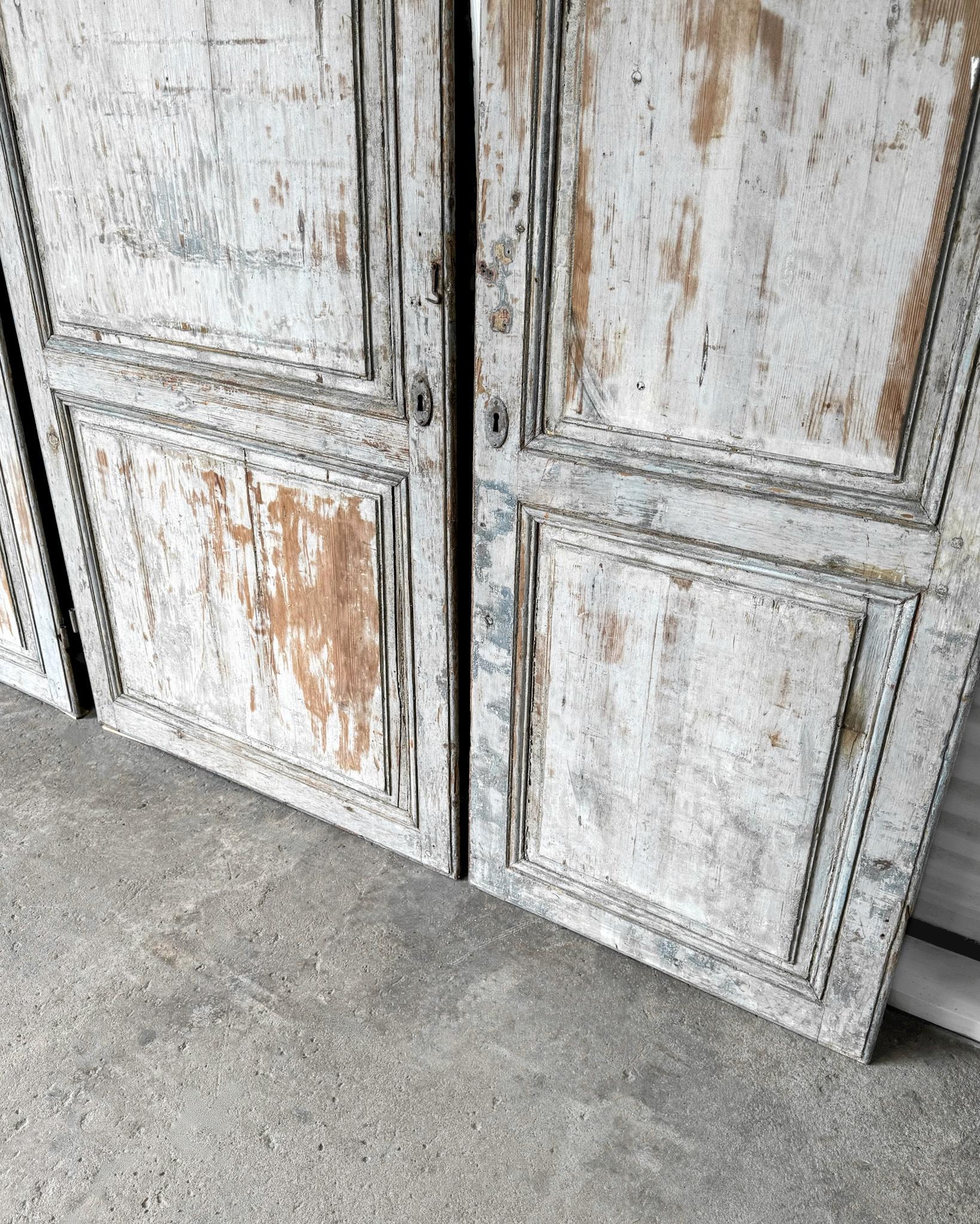 Portes d'armoire françaises récupérées du 18e siècle, ensemble de 4 en vente 5