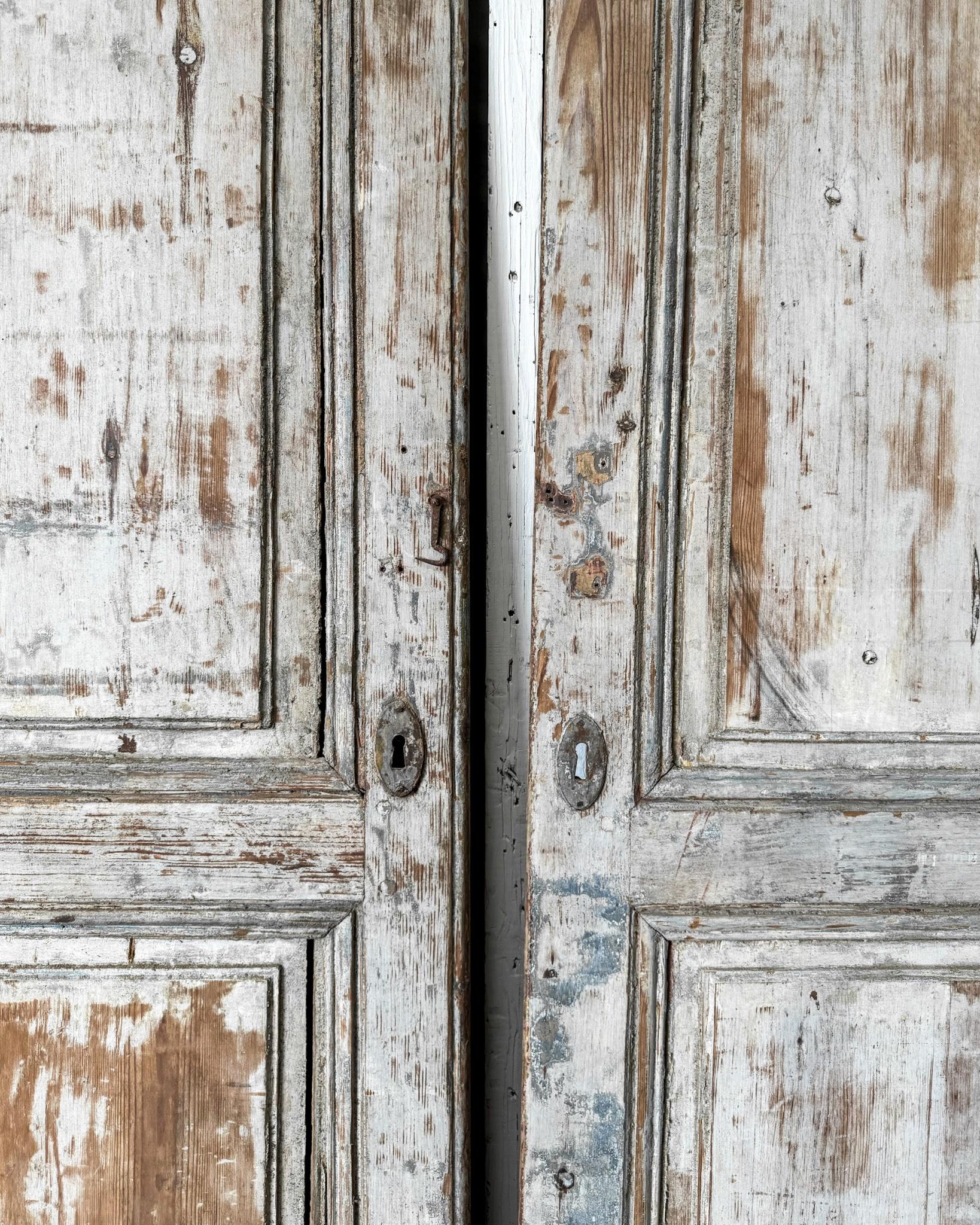 Portes d'armoire françaises récupérées du 18e siècle, ensemble de 4 en vente 6