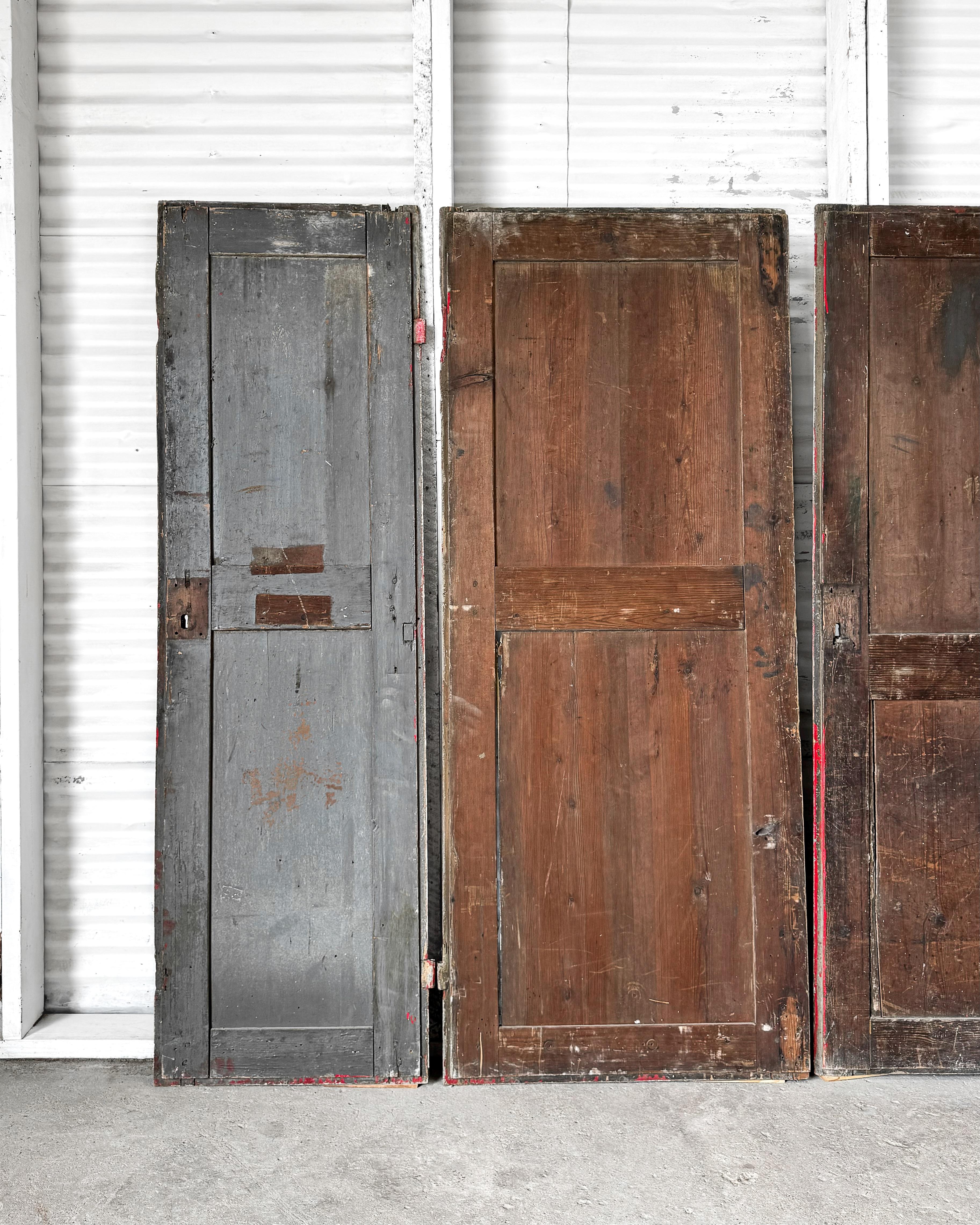 Portes d'armoire françaises récupérées du 18e siècle, ensemble de 4 en vente 12