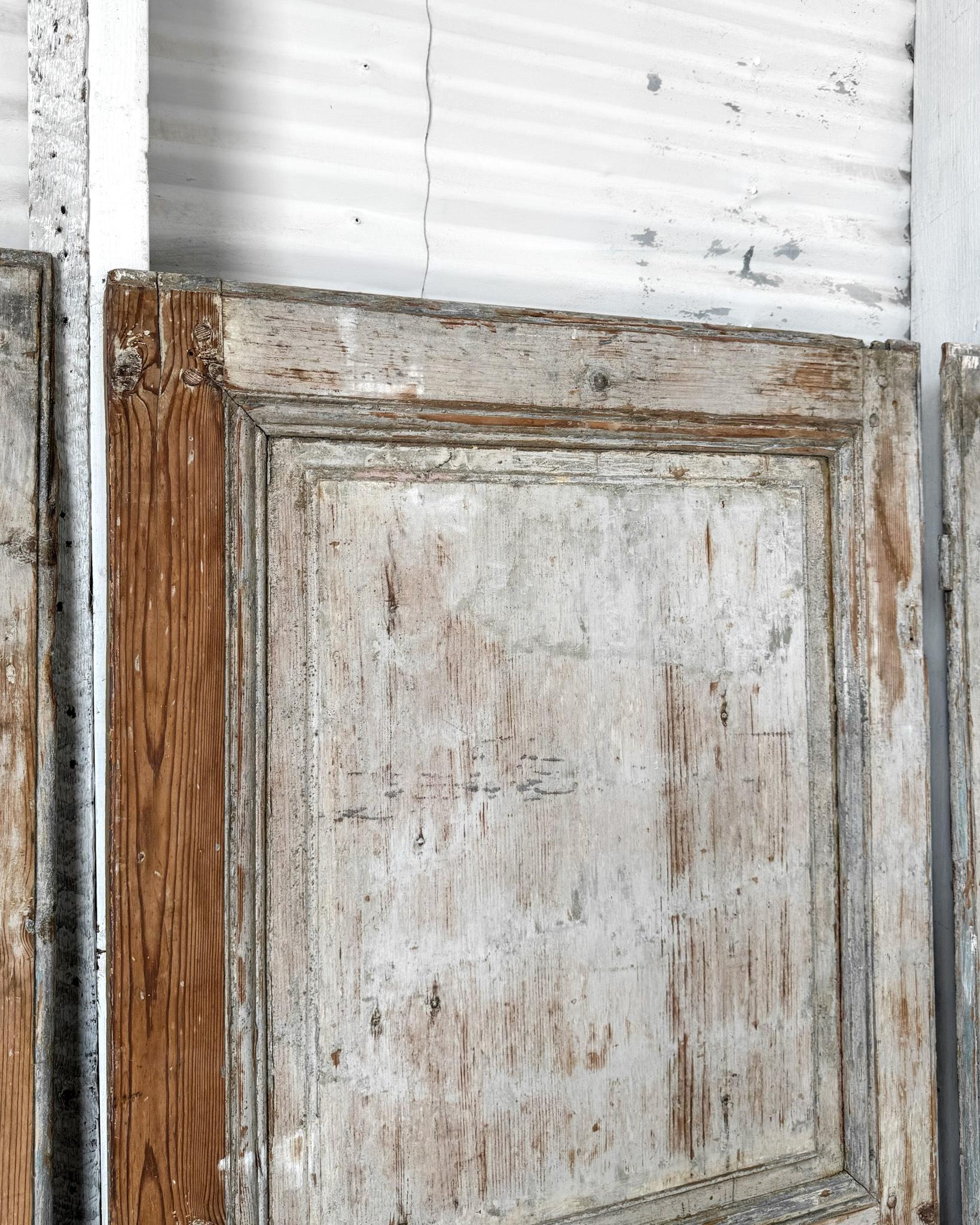 Portes d'armoire françaises récupérées du 18e siècle, ensemble de 4 en vente 1