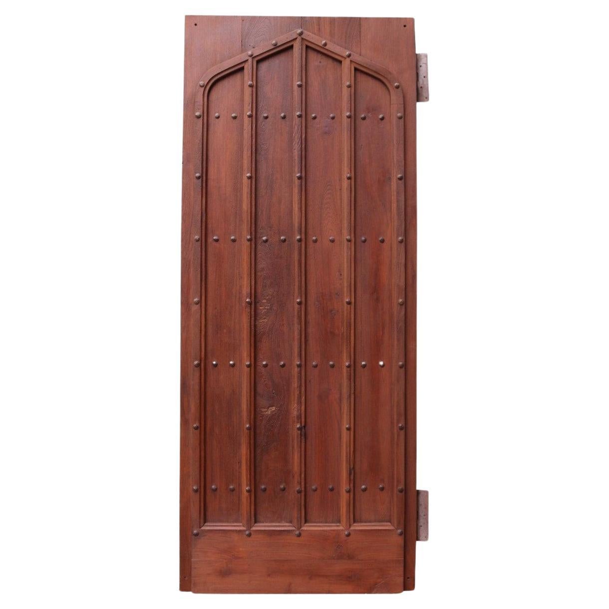 Porte en planches de style XVIIIe siècle récupérée en vente
