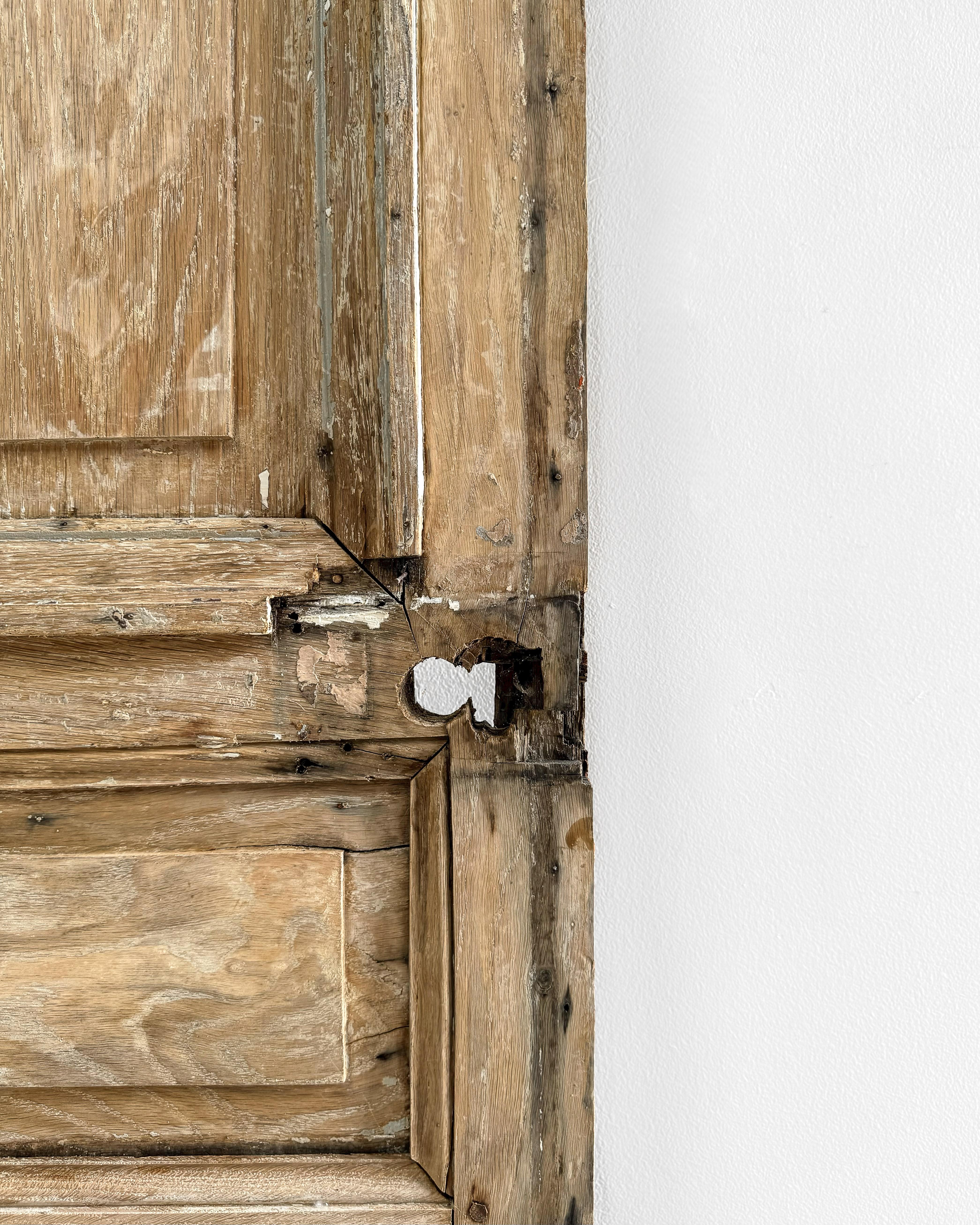 Reclaimierte französische 3-Paneel-Innentür aus dem 19. Jahrhundert mit Schilfdetails im Angebot 11