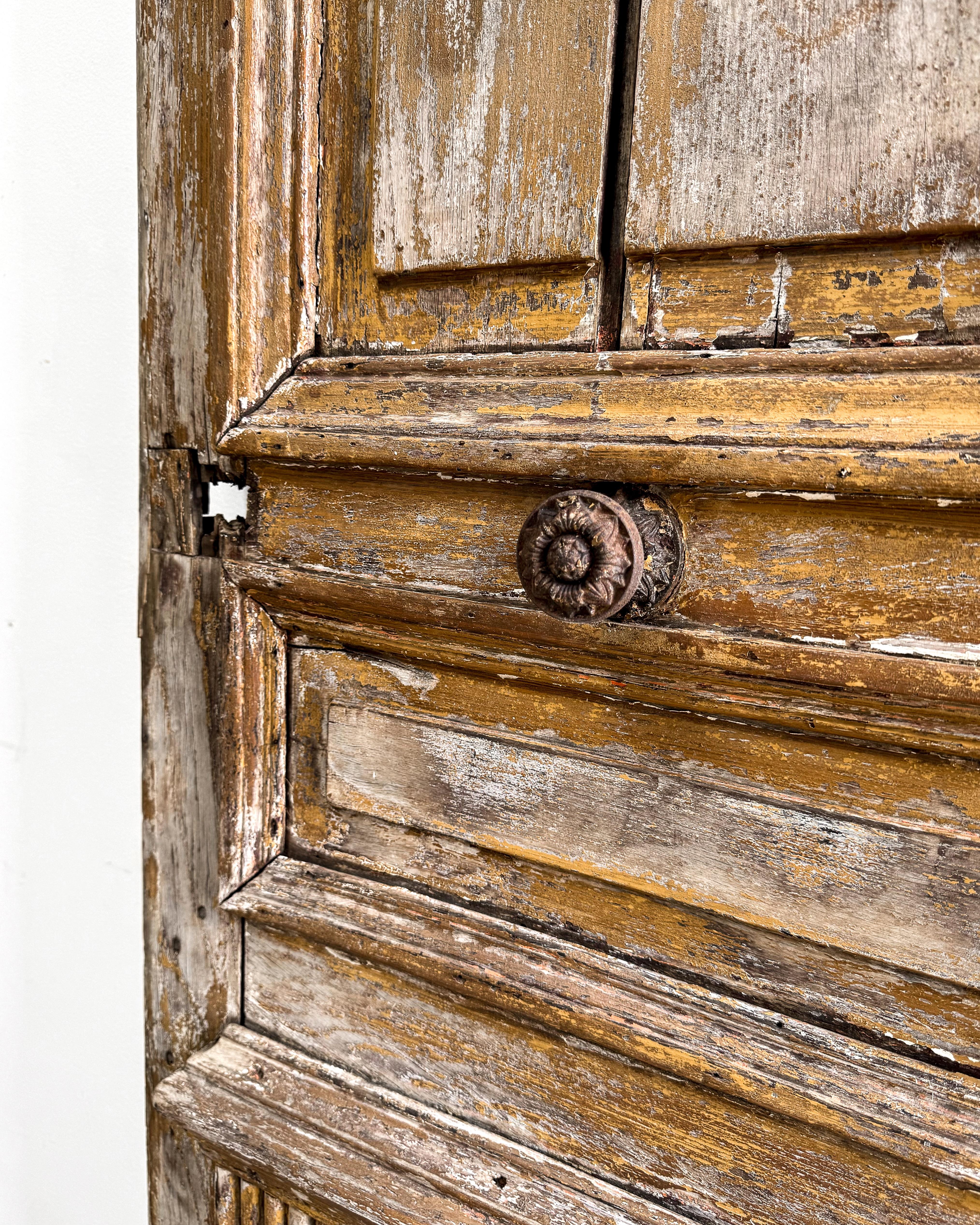 Reclaimierte französische 3-Paneel-Innentür aus dem 19. Jahrhundert mit Schilfdetails im Angebot 3